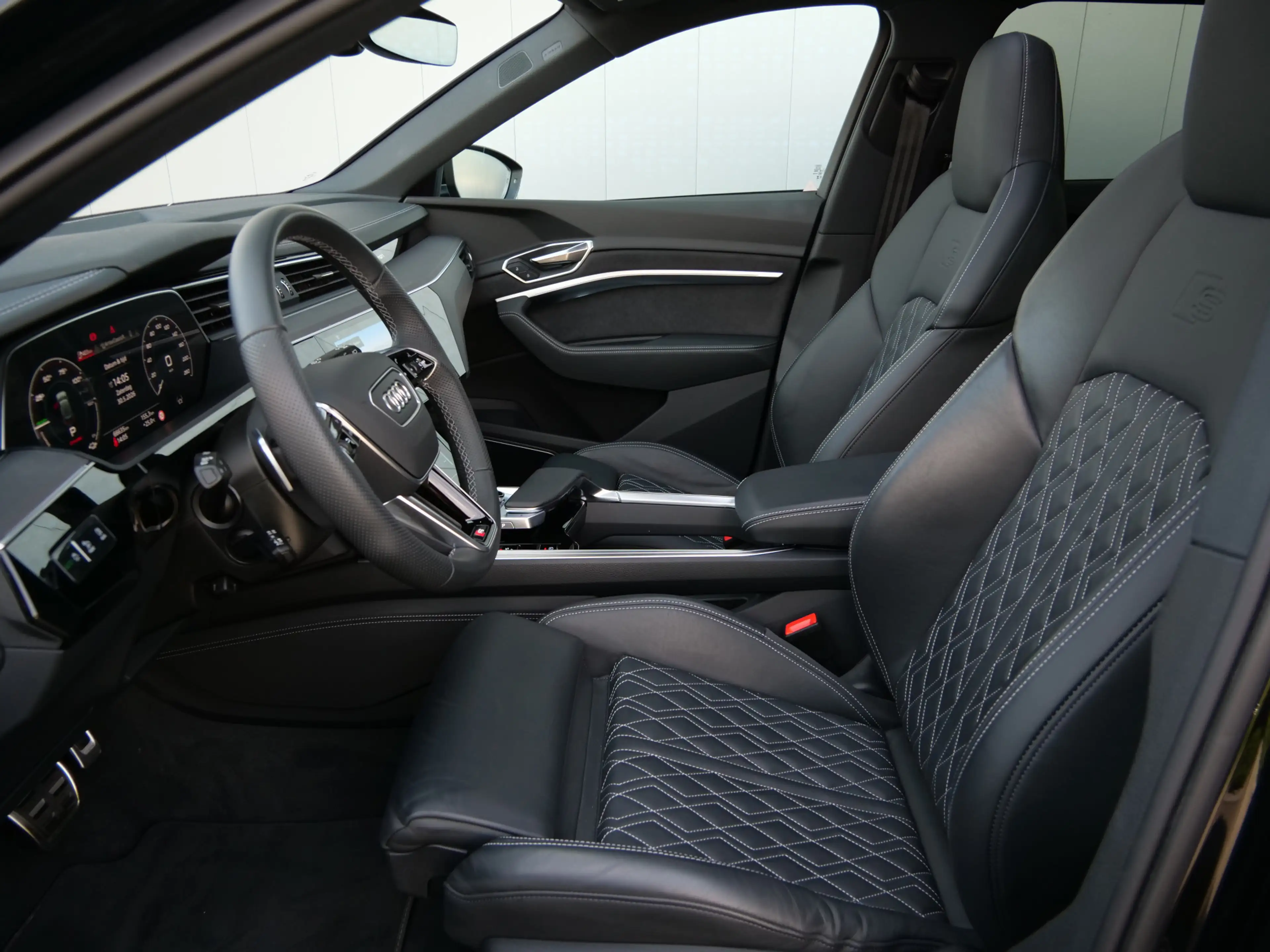 Audi SQ8 e-tron quattro 115 kWh 504 Pk Automaat Navi / DAB / Leer — photo 41