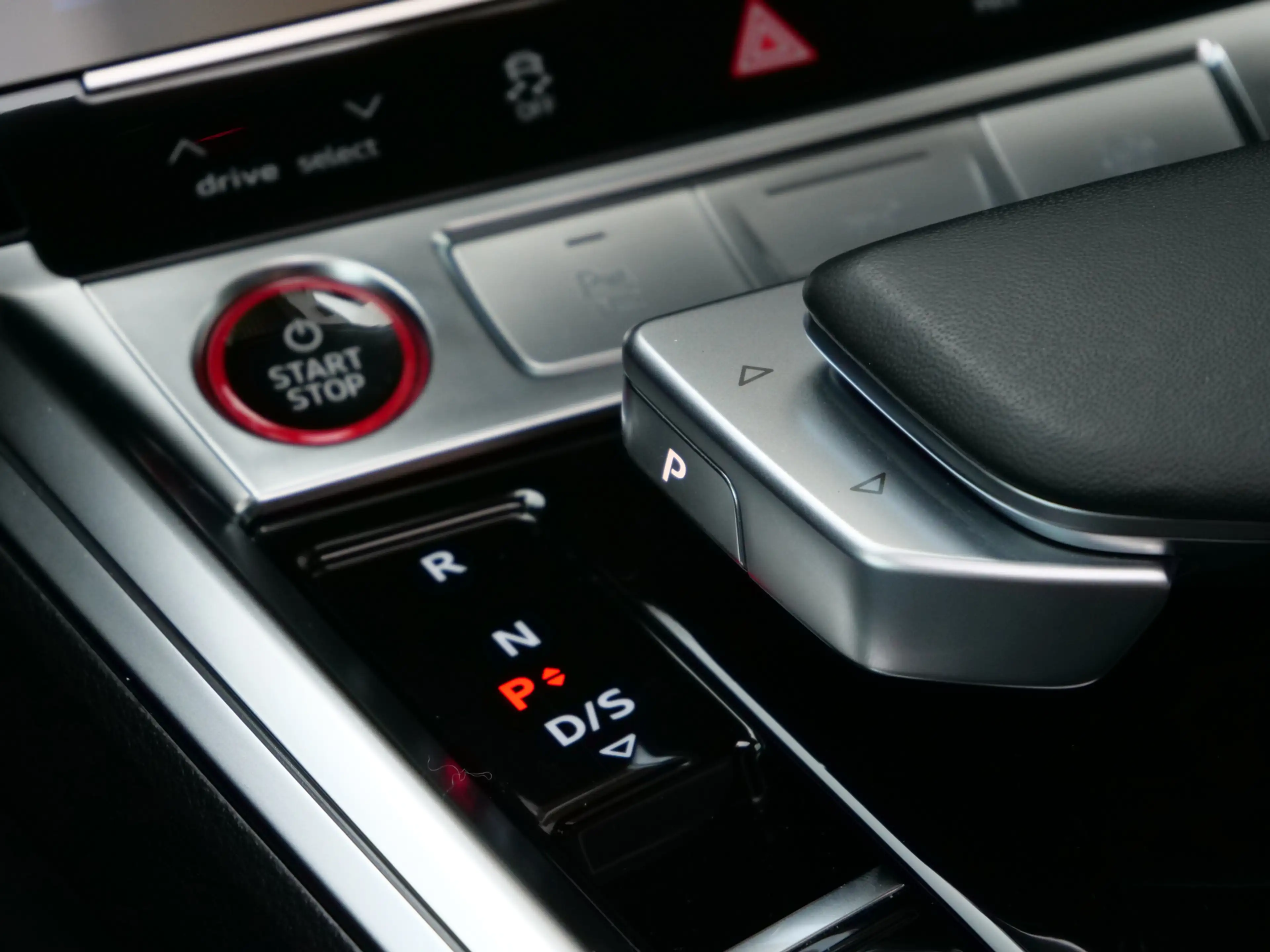 Audi SQ8 e-tron quattro 115 kWh 504 Pk Automaat Navi / DAB / Leer — photo 9