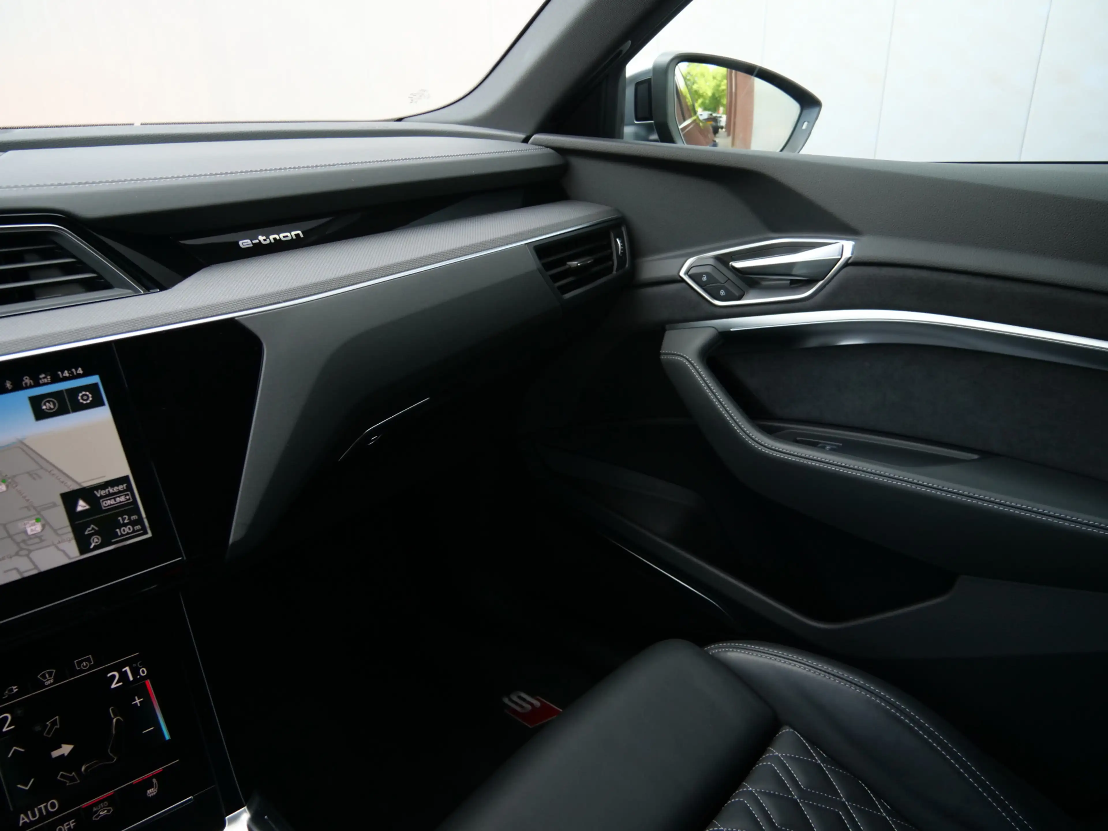 Audi SQ8 e-tron quattro 115 kWh 504 Pk Automaat Navi / DAB / Leer — photo 13