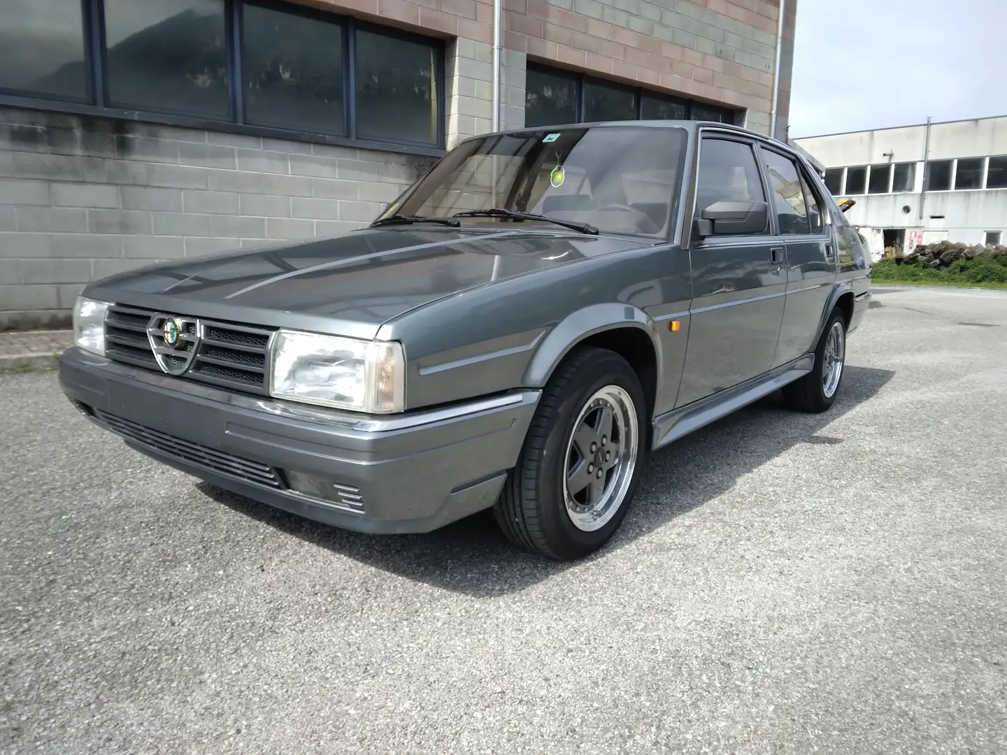 Alfa Romeo 90 Alfa 90 2.5i Quadrifoglio Oro Zender Gris - 1