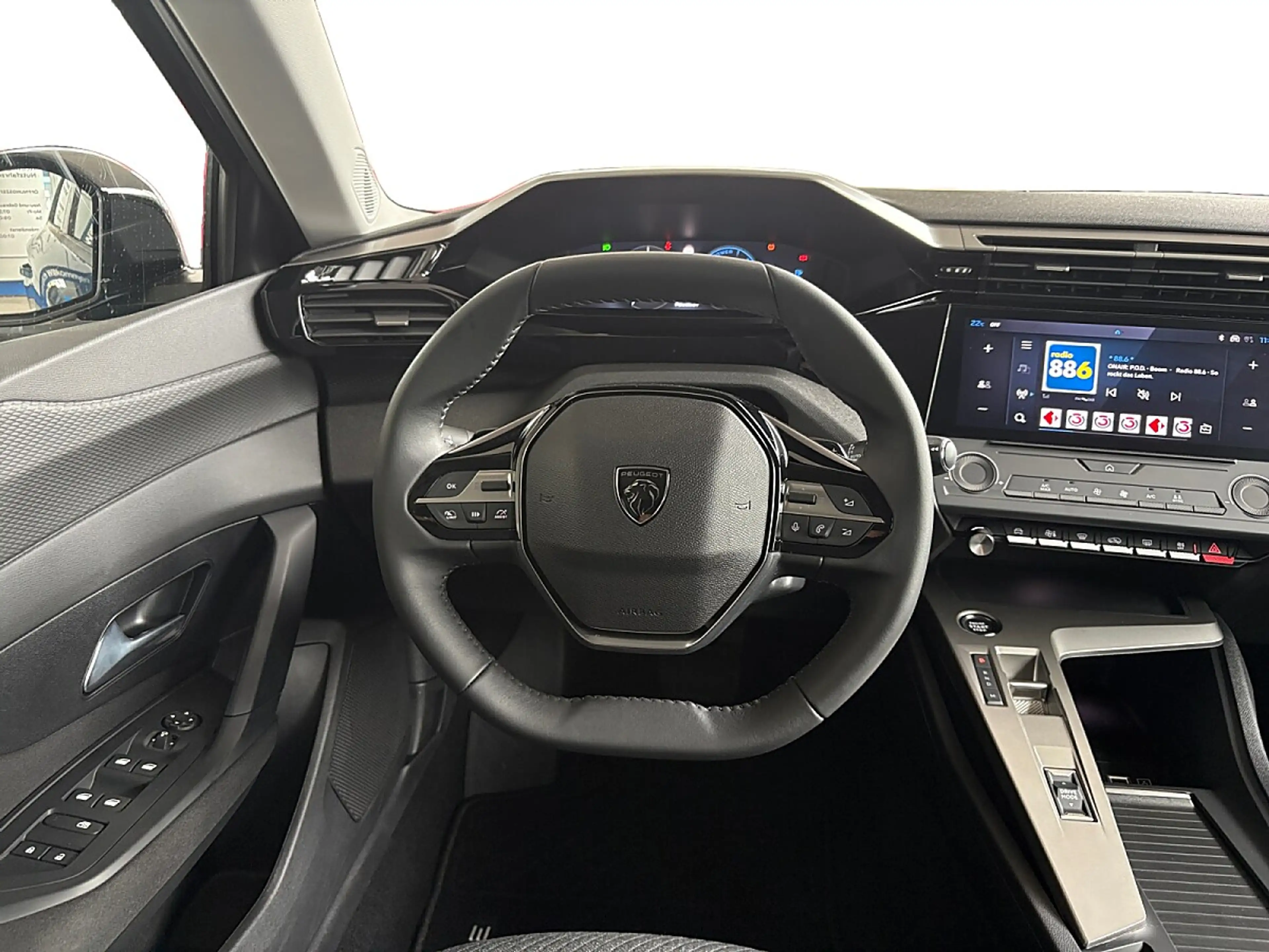Peugeot 308 Hybrid 145 E-DCS6 Style — photo 24