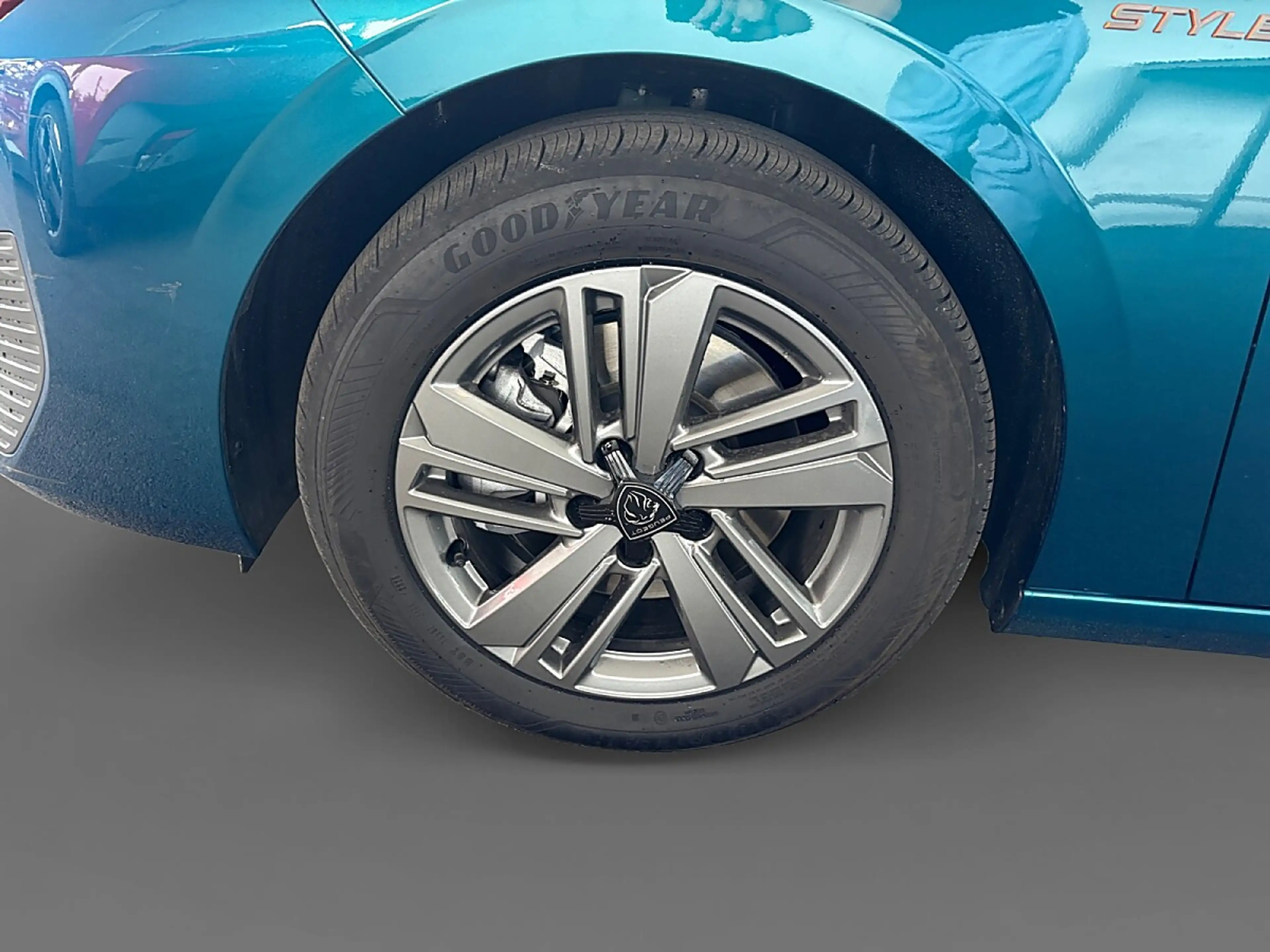 Peugeot 308 Hybrid 145 E-DCS6 Style — photo 27