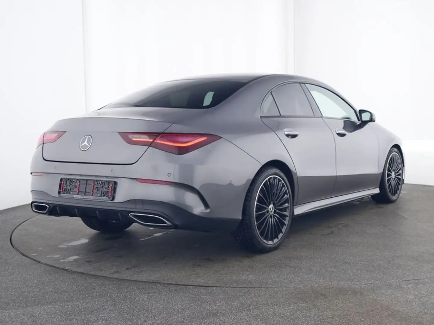 Mercedes-Benz CLA 220 d AMG Night Distron Burmester 360° Leder Grau - 2