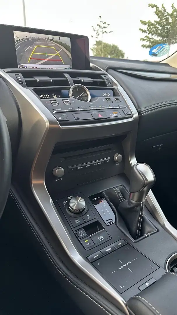 Lexus NX 300h Executive Navigation 4WD - 1