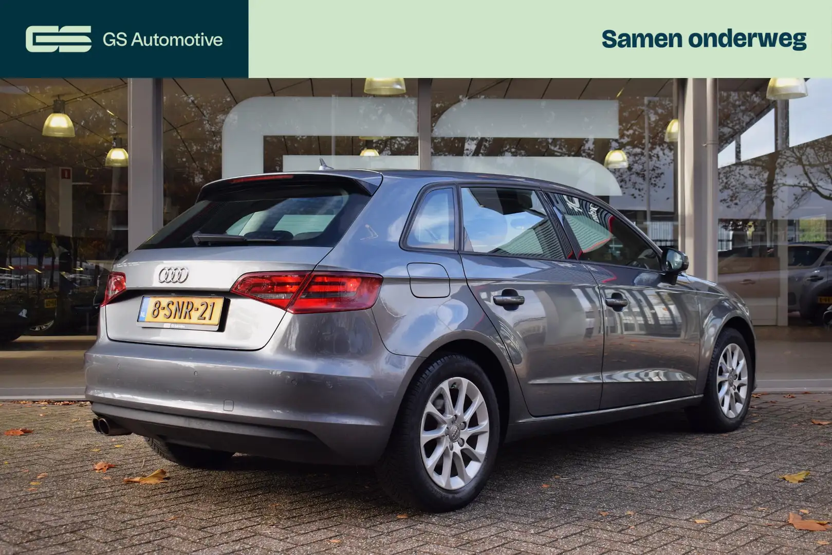 Audi A3 Sportback 1.4 TFSI Attraction Pro Line Gris - 2