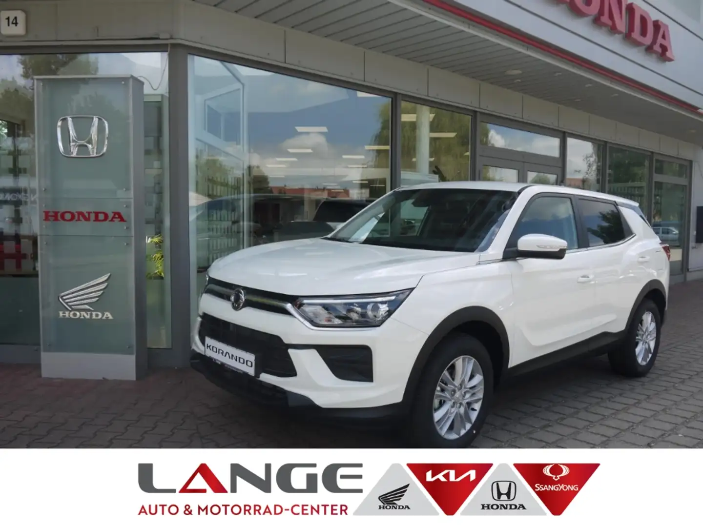 KGM Korando 1.5 T-GDi Nomad Automatik Navi SHZ Temp Tel.-Vorb. Fehér - 1