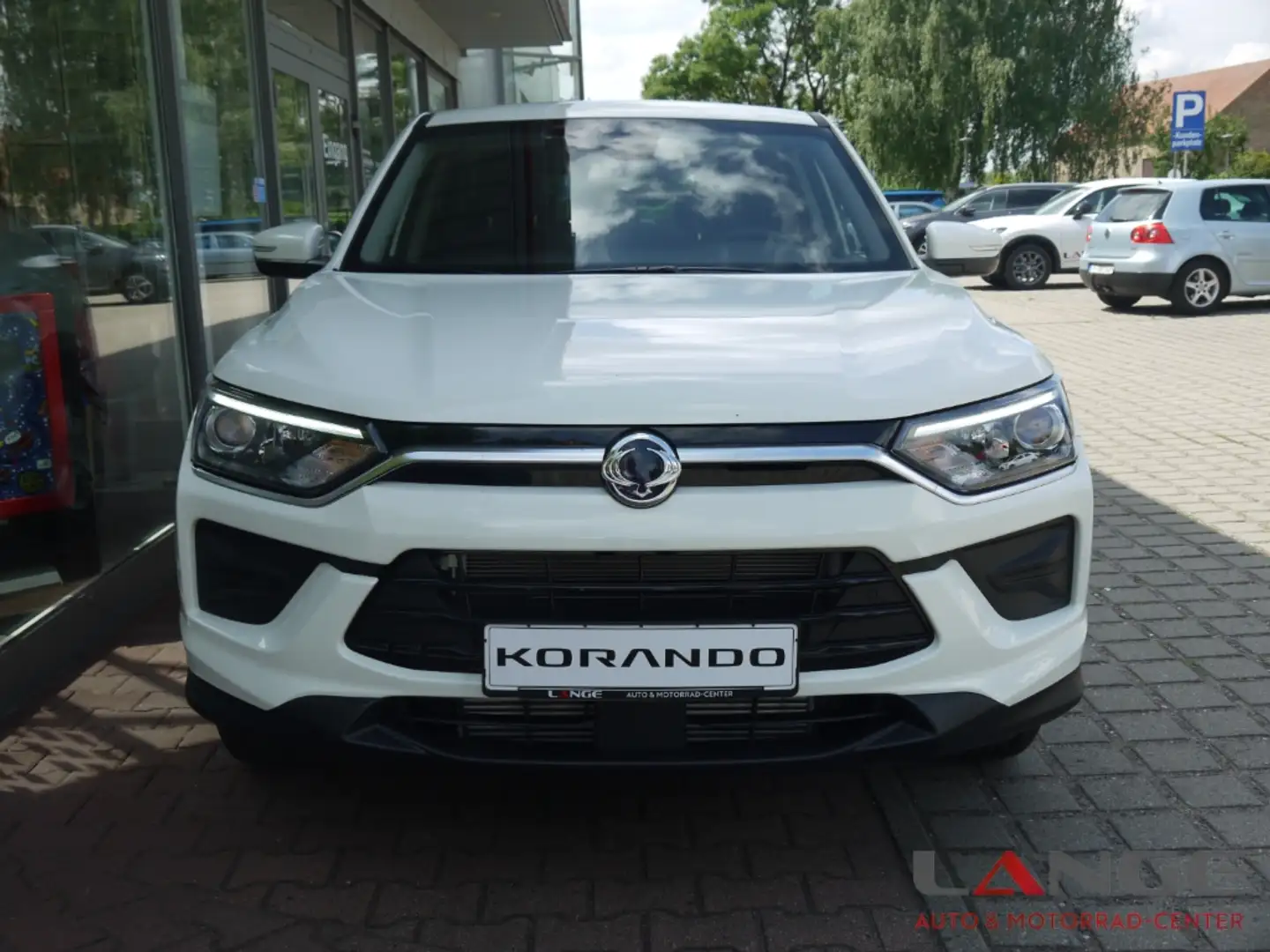 KGM Korando 1.5 T-GDi Nomad Automatik Navi SHZ Temp Tel.-Vorb. Fehér - 2