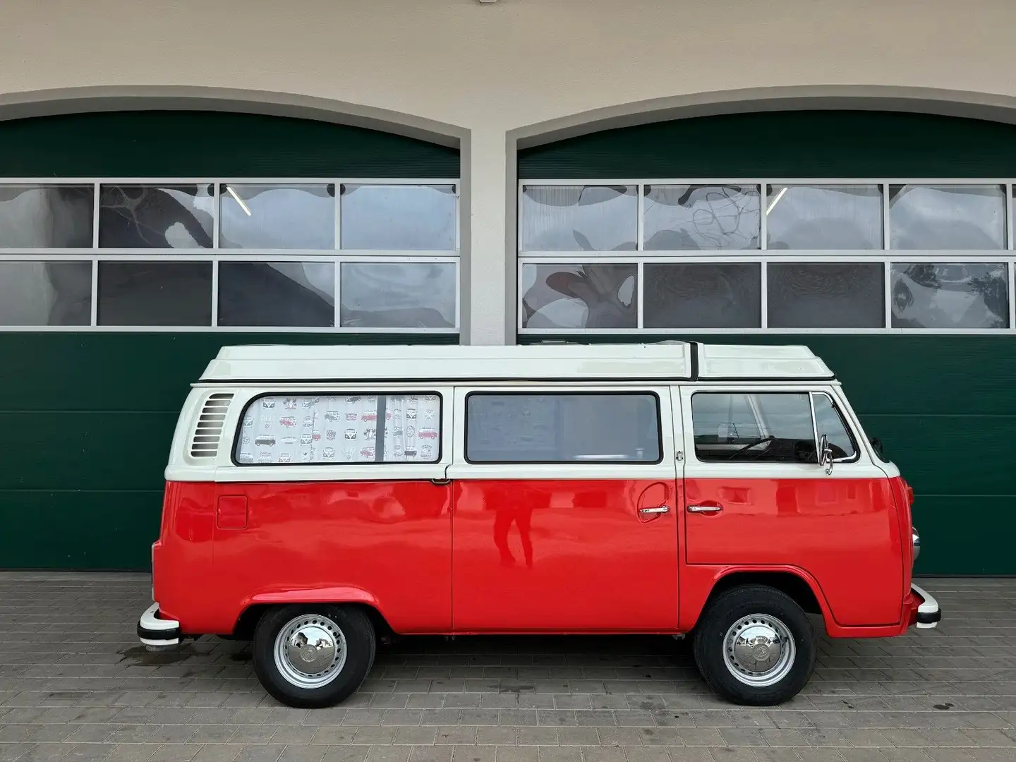 Volkswagen T2 ab Westfalia mit Aufstelldach rostfrei top o Rojo - 1