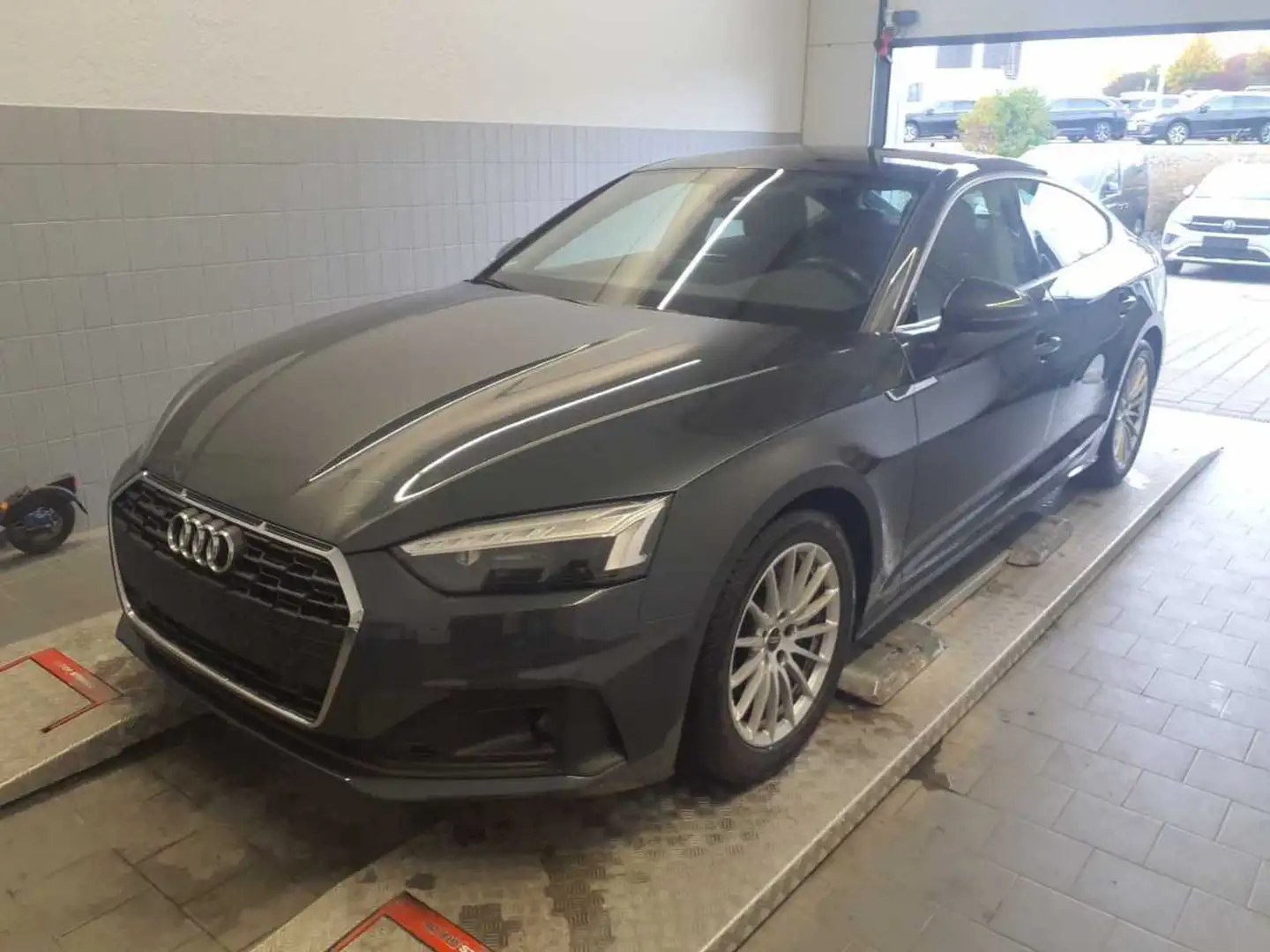 Audi A5 Sportback 40 TFSI S tronic Matrix Naviplus R-Cam S Grau - 2