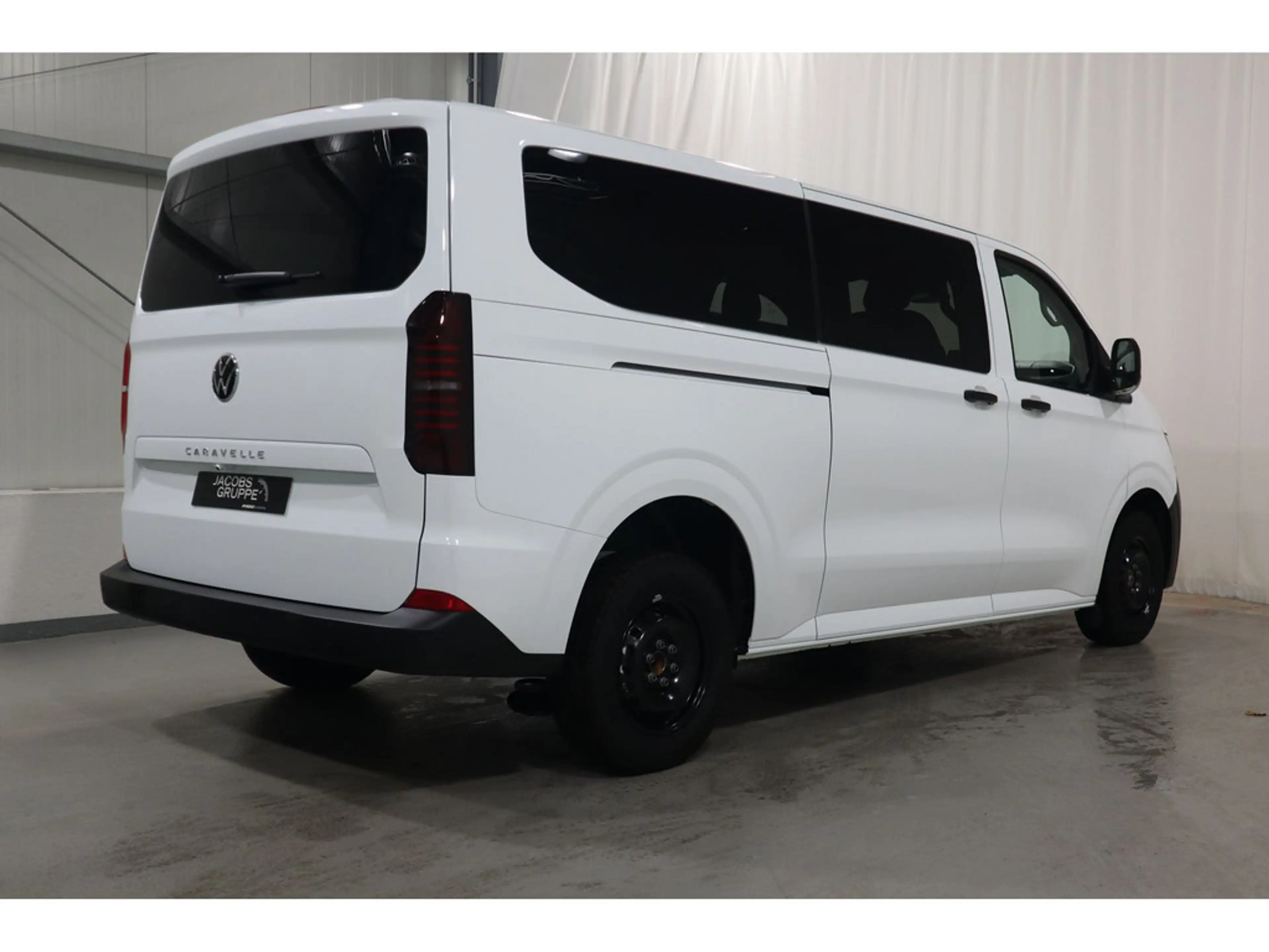 Volkswagen T7 Caravelle 2,0 l 81 kW TDI 6-Gang Radst. 3500 mm 2.0 TDI 81 kW LR — photo 4
