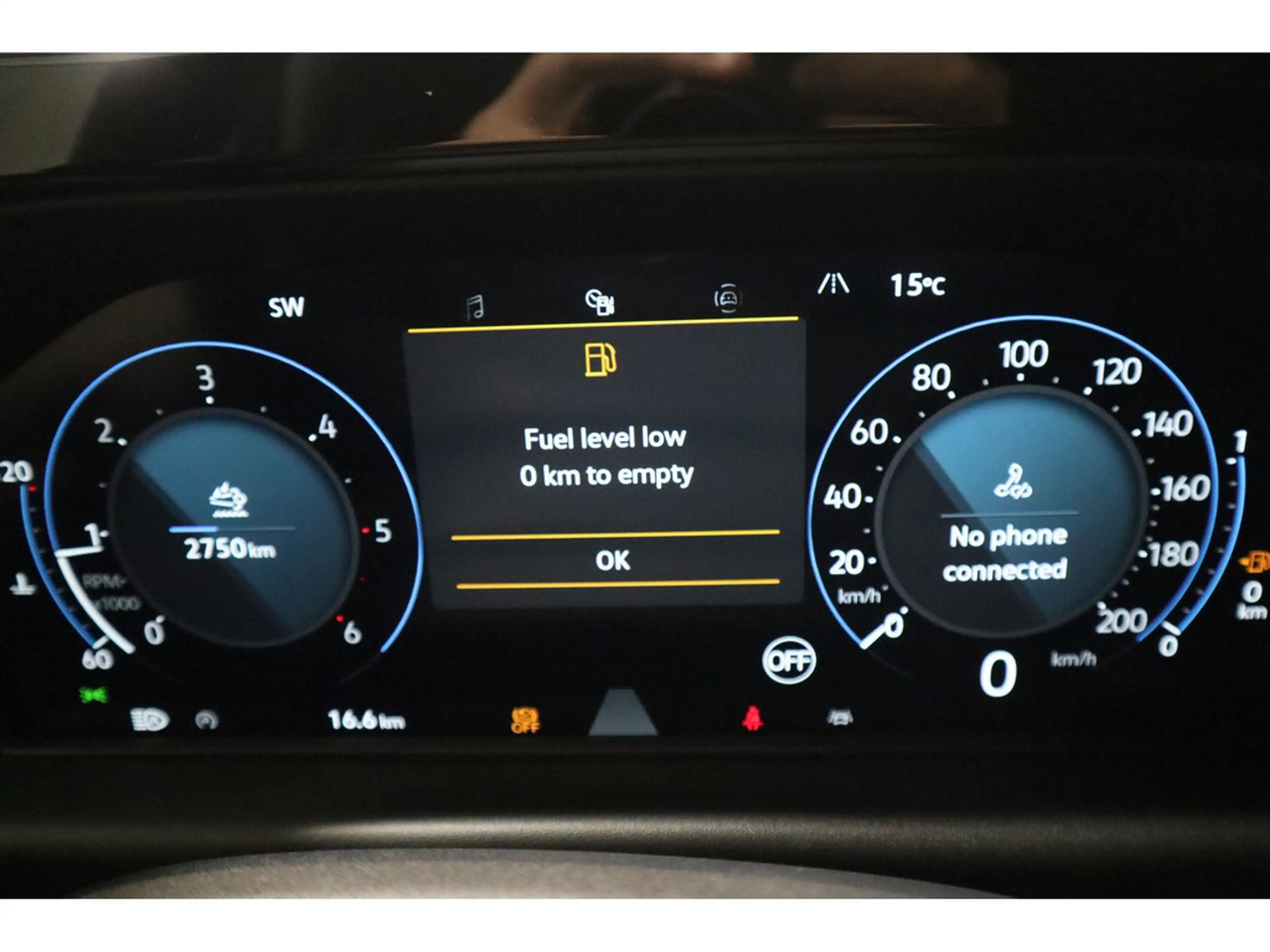 Volkswagen T7 Caravelle 2,0 l 81 kW TDI 6-Gang Radst. 3500 mm 2.0 TDI 81 kW LR — photo 10