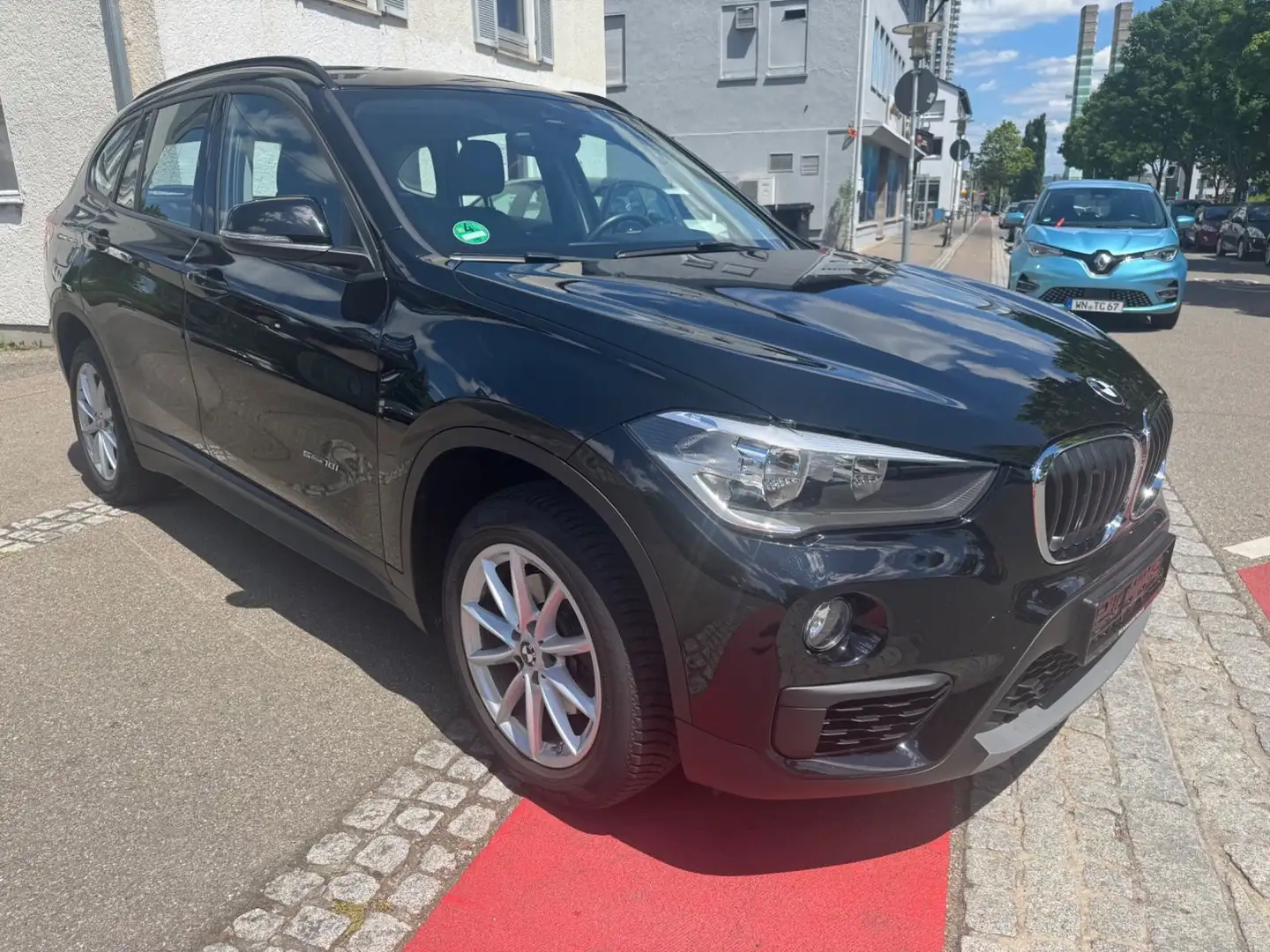 BMW X1 Baureihe X1 sDrive 18 i Advantage Zwart - 2