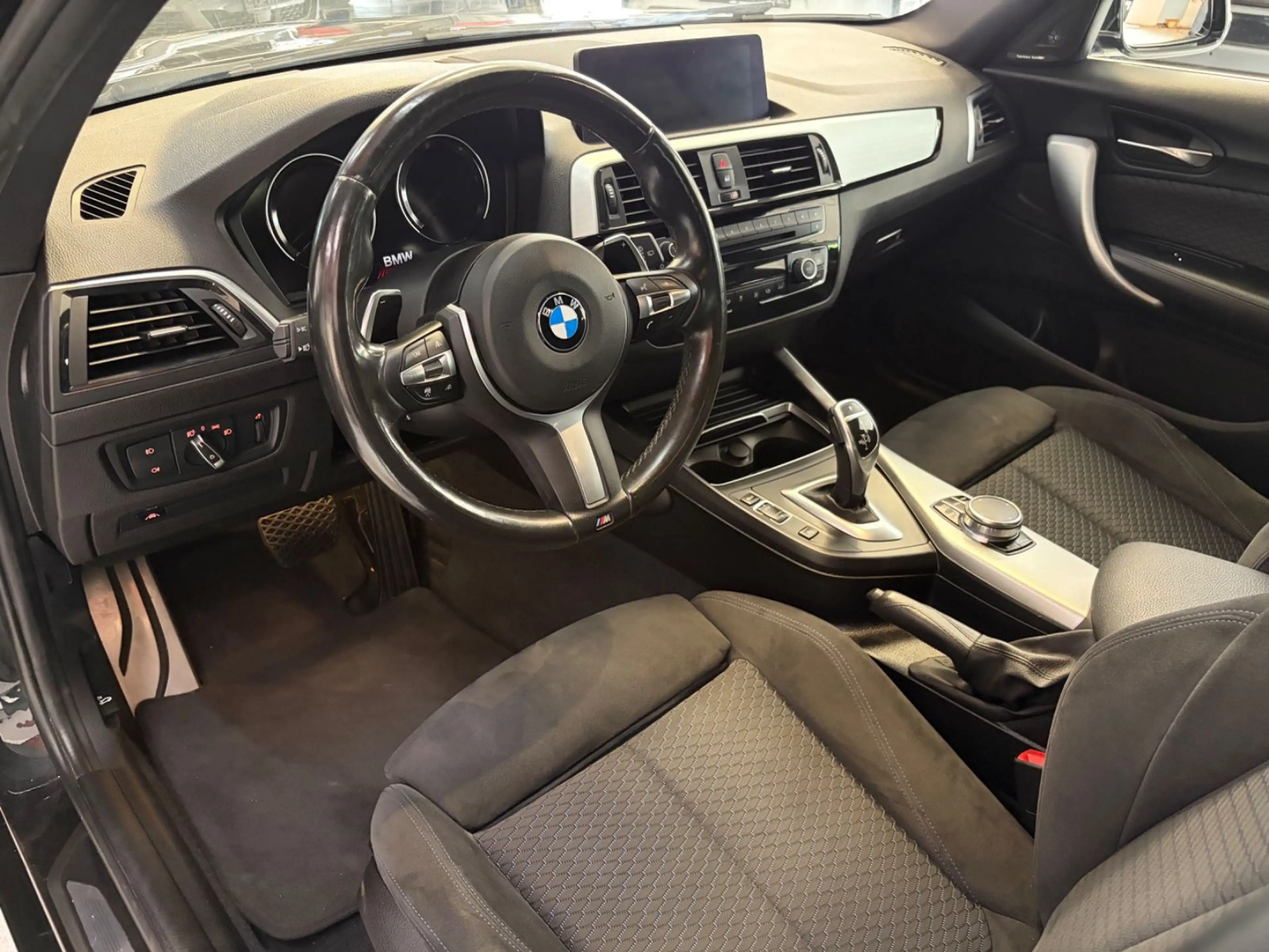 BMW 125 d Edition M Sport Shadow — photo 12