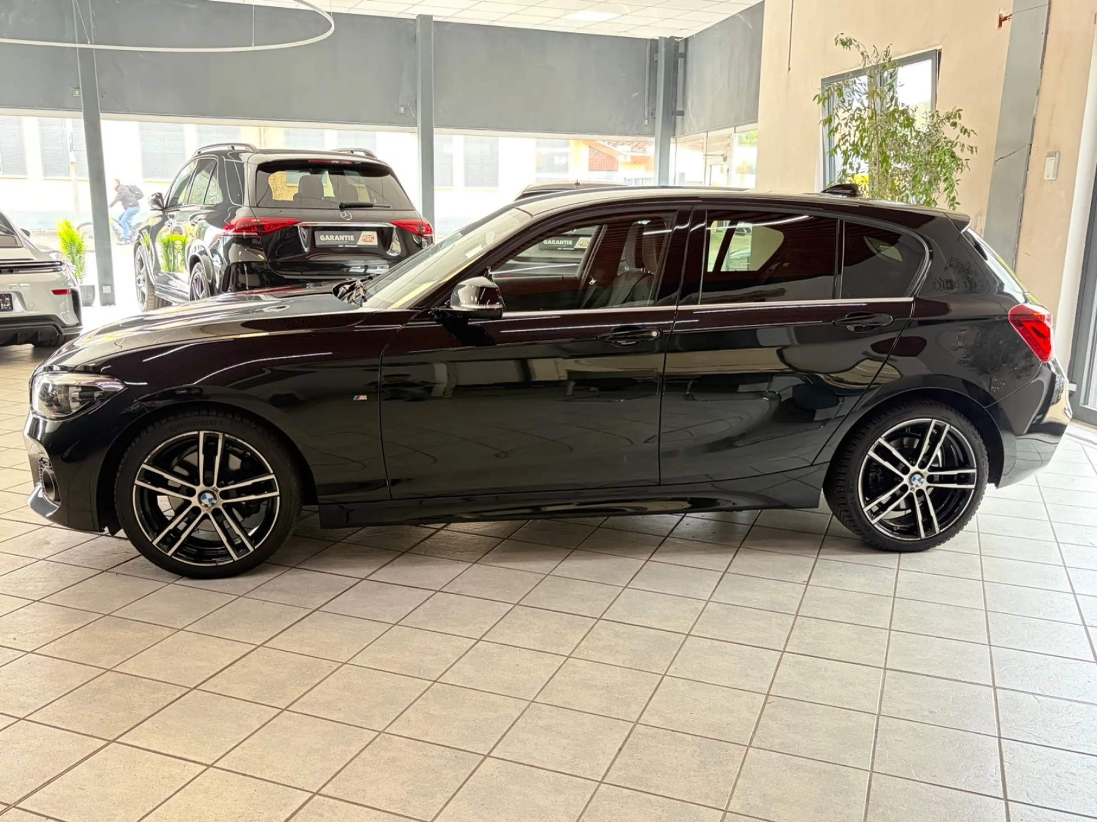 BMW 125 d Edition M Sport Shadow — photo 11