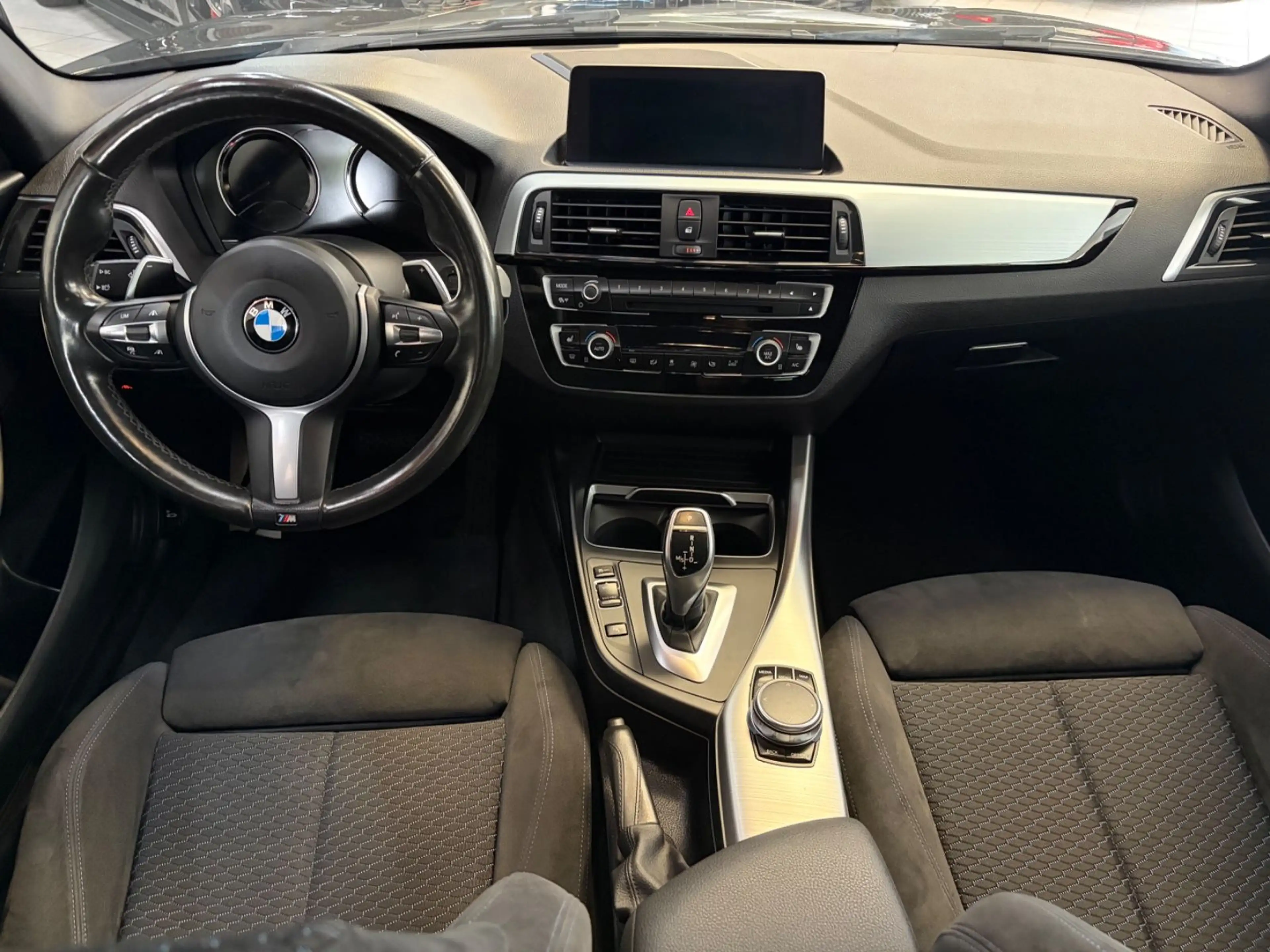 BMW 125 d Edition M Sport Shadow — photo 15