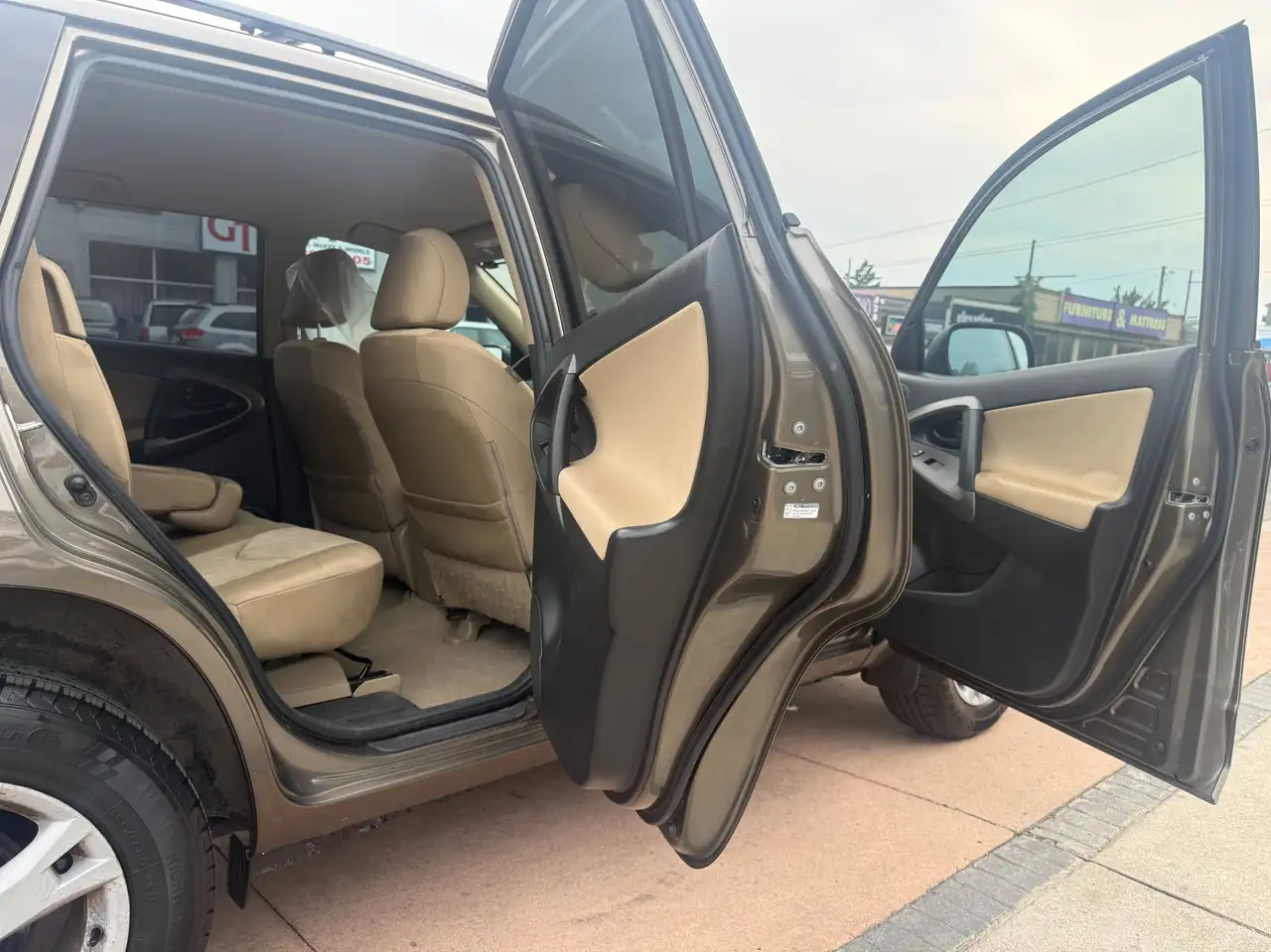 Toyota RAV 4 photo Toyota RAV 4