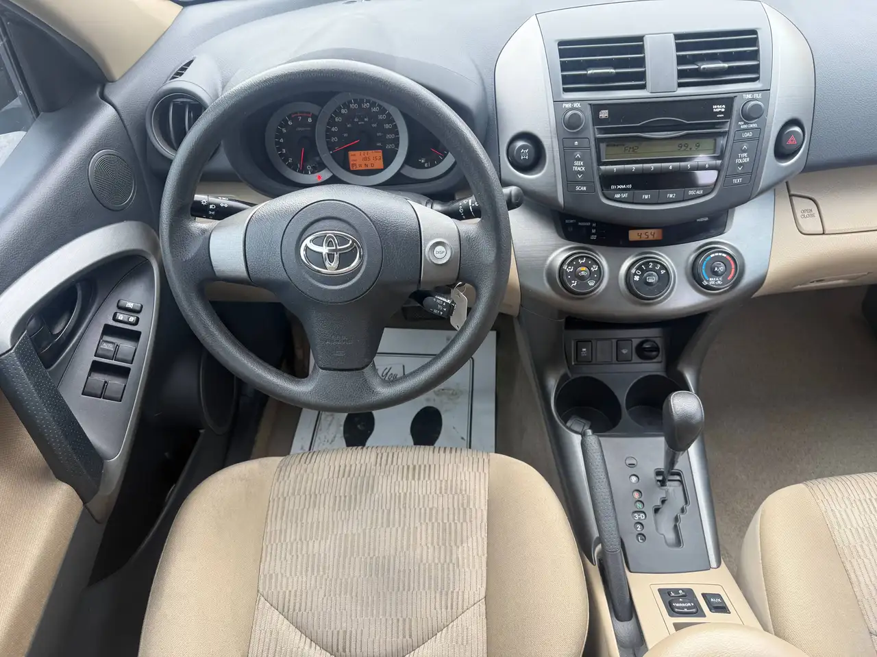 Toyota RAV 4 photo Toyota RAV 4
