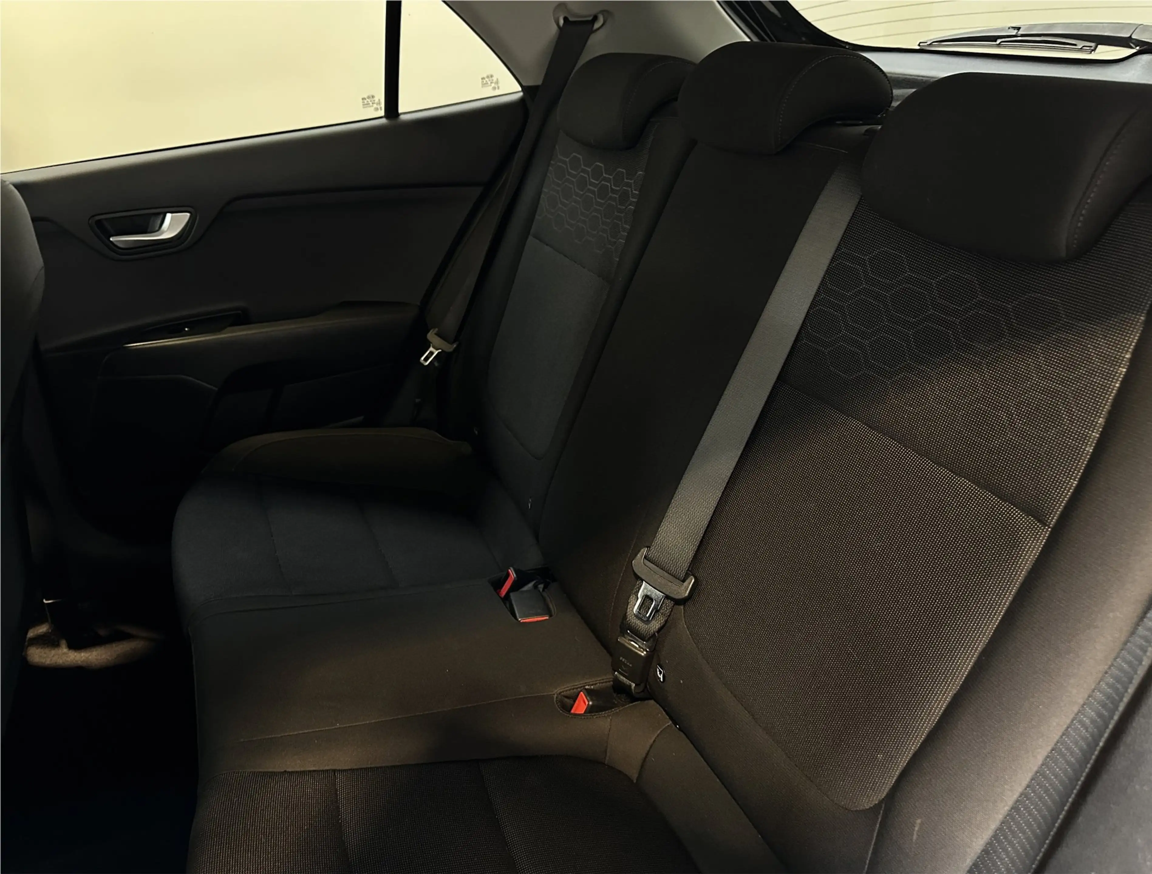 Kia Rio 1.0 TGDI DynamicLine | Apple Carplay/ Android Auto — photo 32