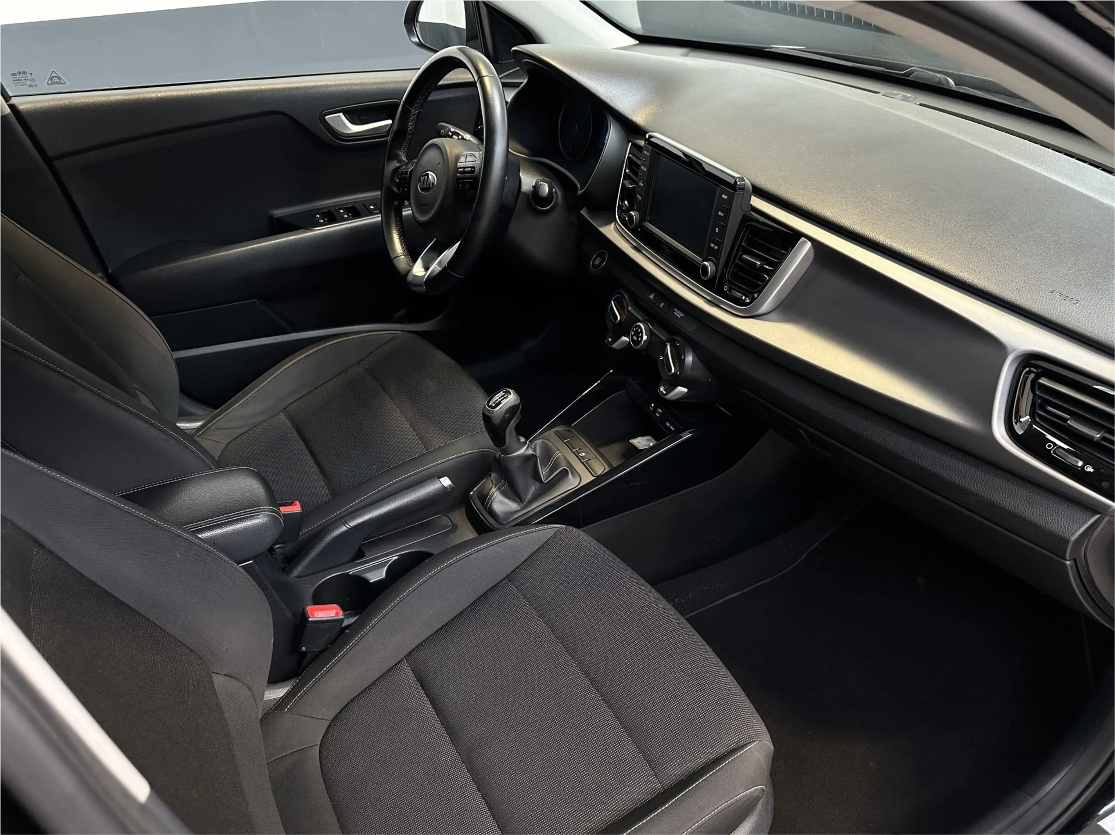 Kia Rio 1.0 TGDI DynamicLine | Apple Carplay/ Android Auto — photo 31