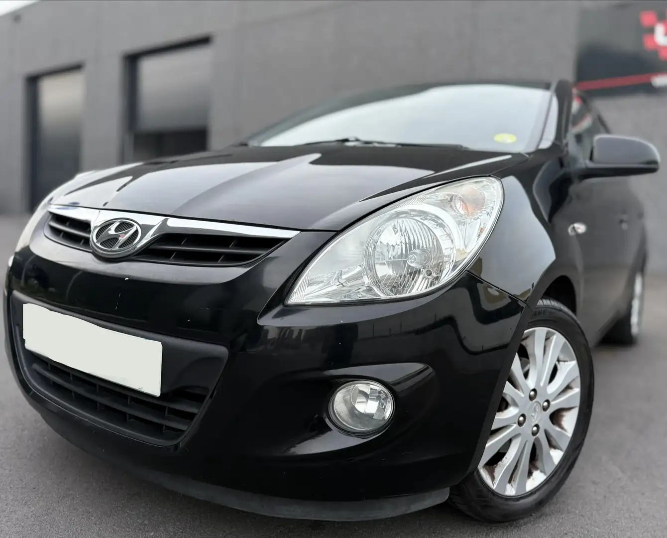 Hyundai i20 1.4 16v 101ch Pack Evidence - 127 500 Kms - Gar - 1