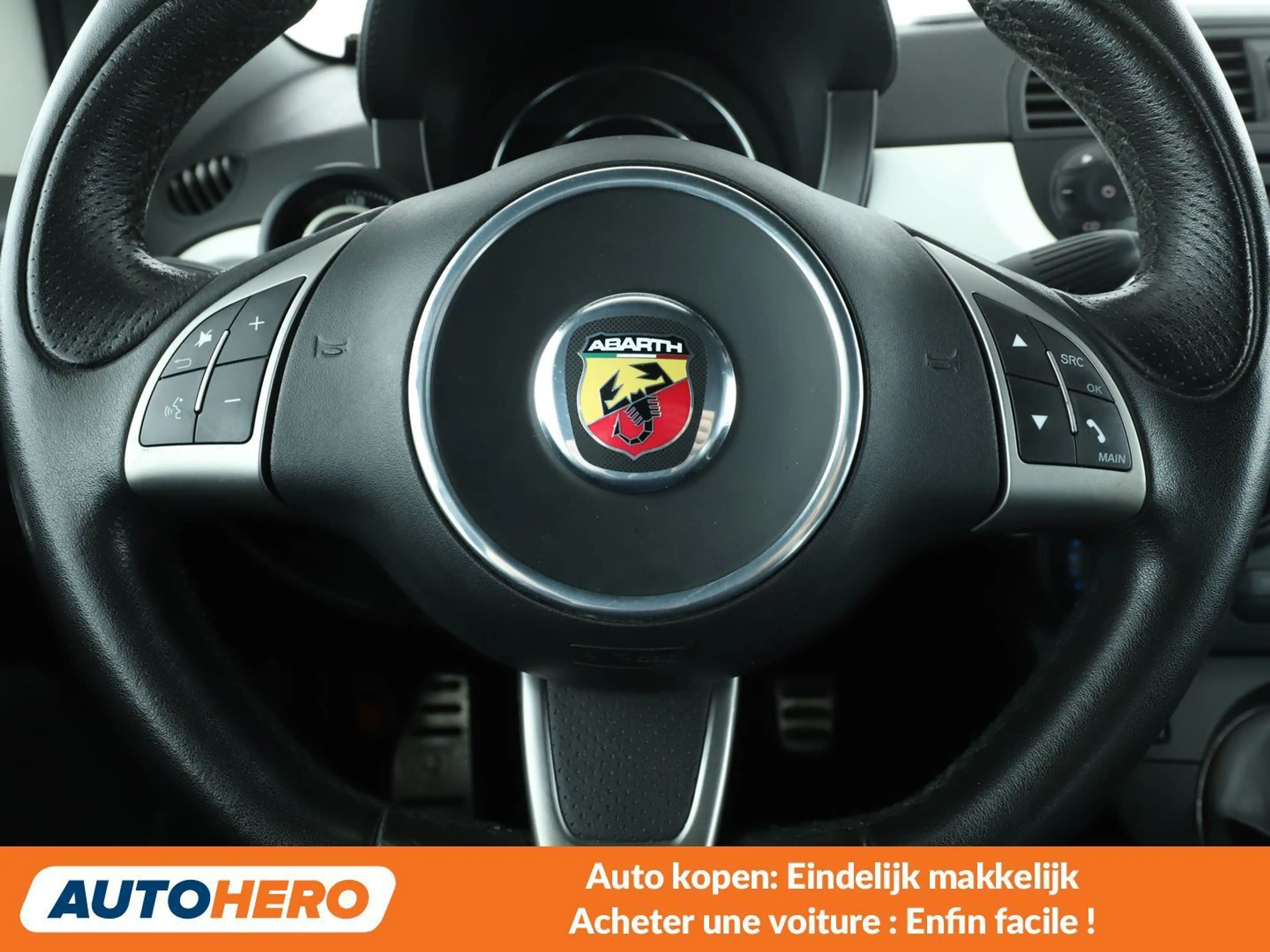 Abarth 500 1.4 Turbo Custom — photo 14