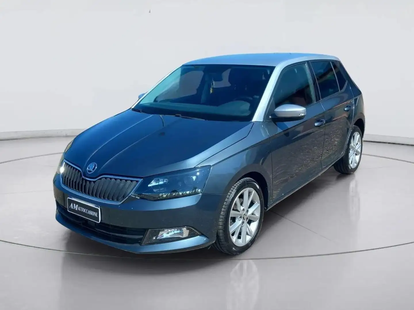 Skoda Fabia 1.4 tdi Twin Color Design Edition Argento 75cv Grigio - 1