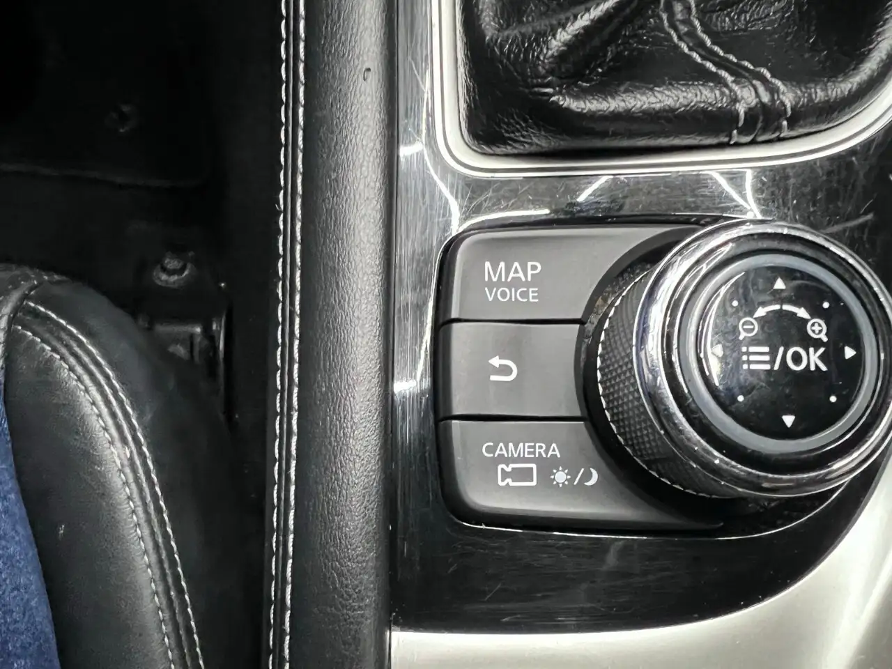 Infiniti Q50 снимка Infiniti Q50