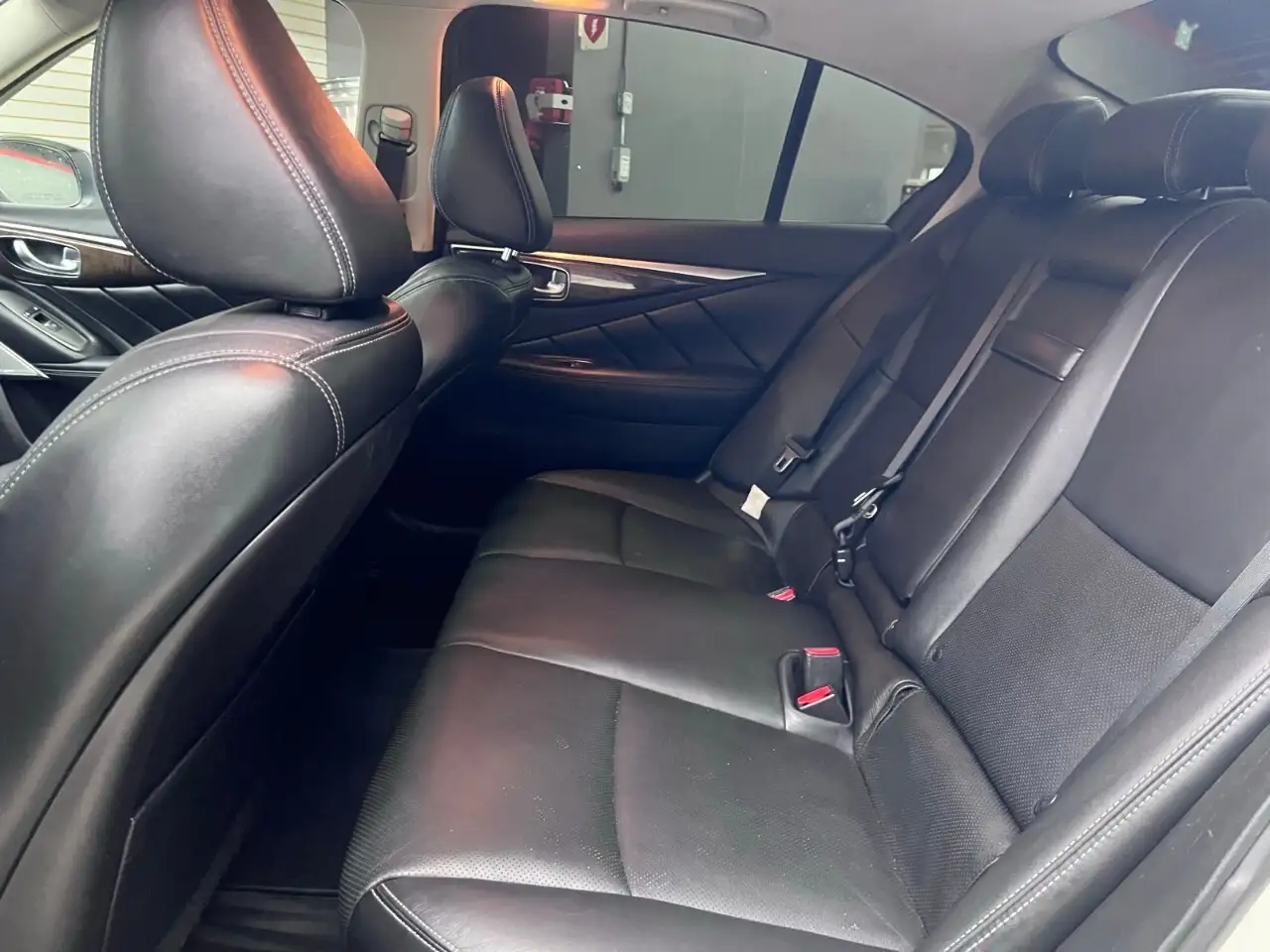 Infiniti Q50 снимка Infiniti Q50