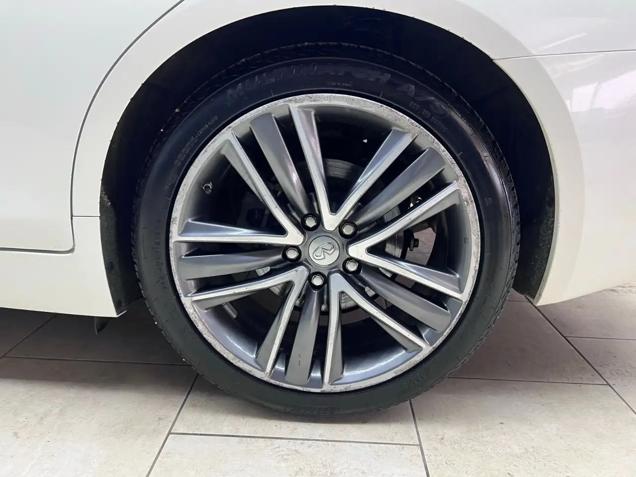 Infiniti Q50 снимка Infiniti Q50