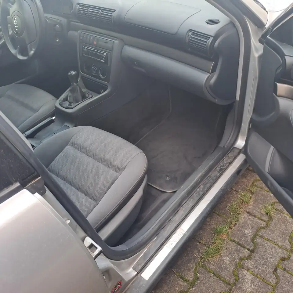 Audi A4 1.6, foto 10