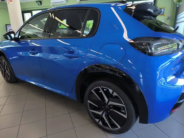 Peugeot 208 view 9
