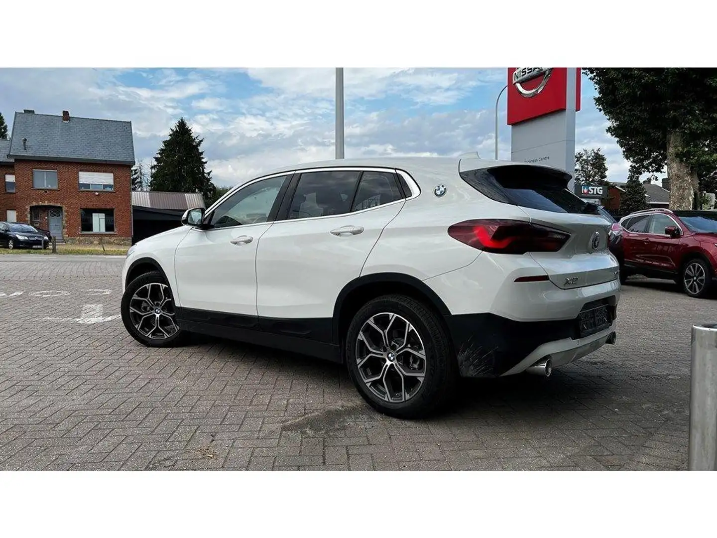 BMW X2 Xdrive18d 150pk Lounge plus + executive 4x4 Wit - 2