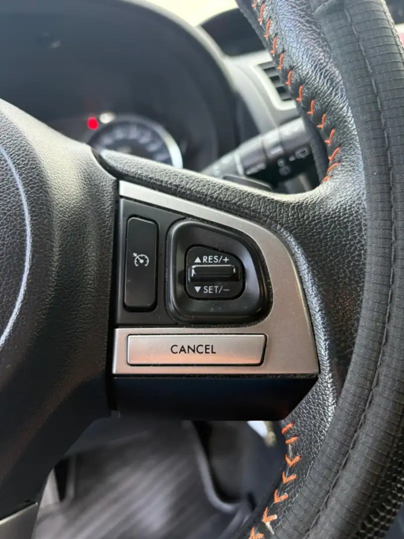 Subaru XV 2.0 Executive CVT Lineartronic Blanco - 2