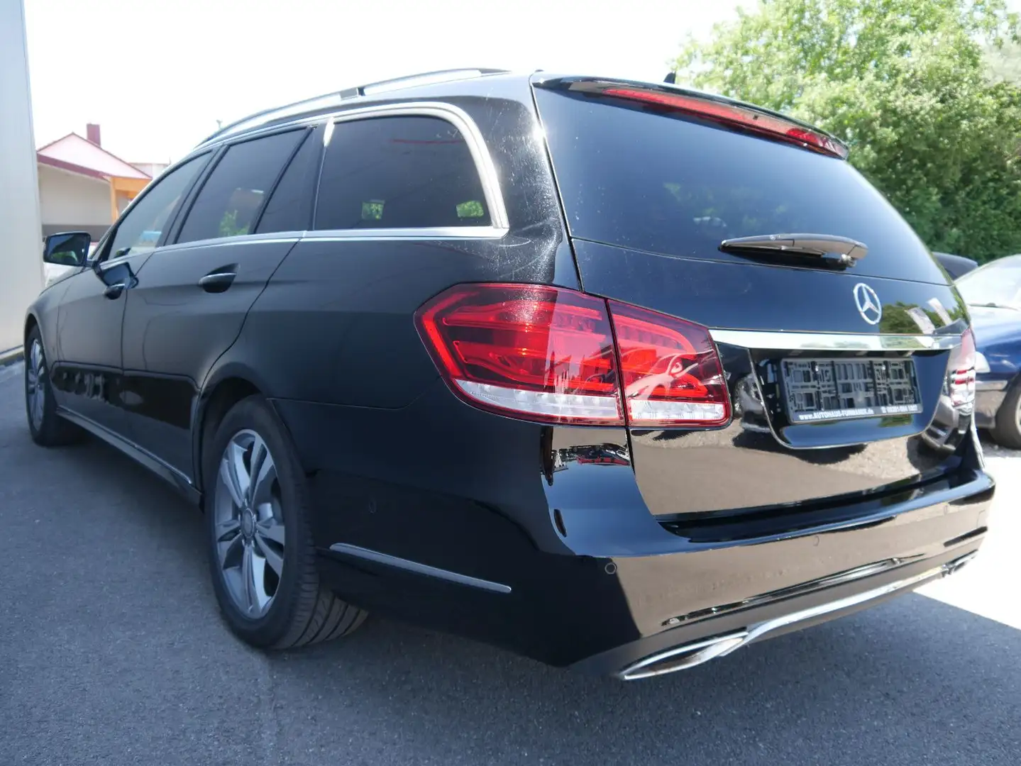 Mercedes-Benz E 350 CDI T 4Matic Avantgarde DISTR/H&K/MASSAGE Noir - 2