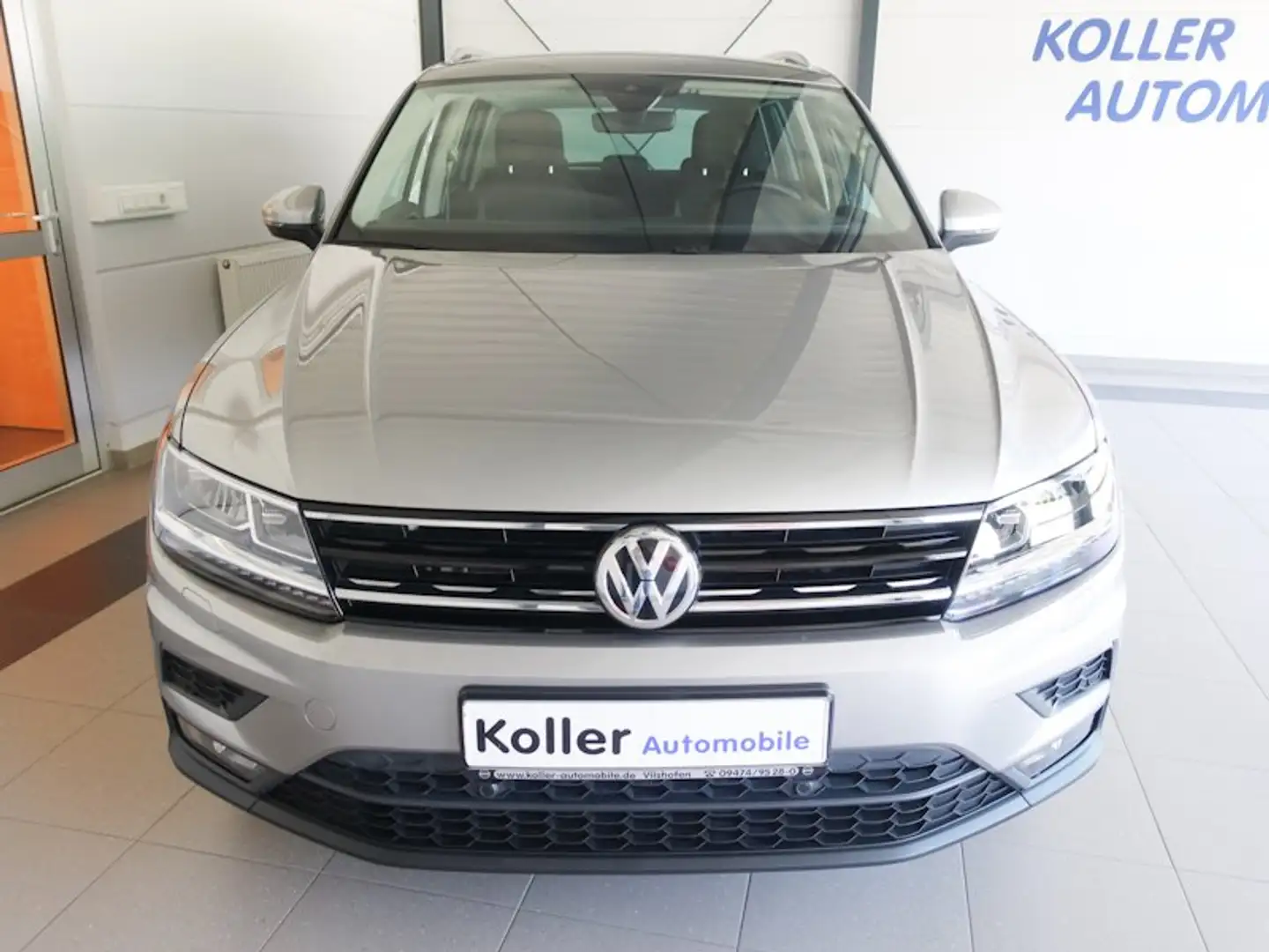 Volkswagen Tiguan 1.5 TSI  Comfortline DSG AHK el.Heckl. Navi Kamera Silber - 2