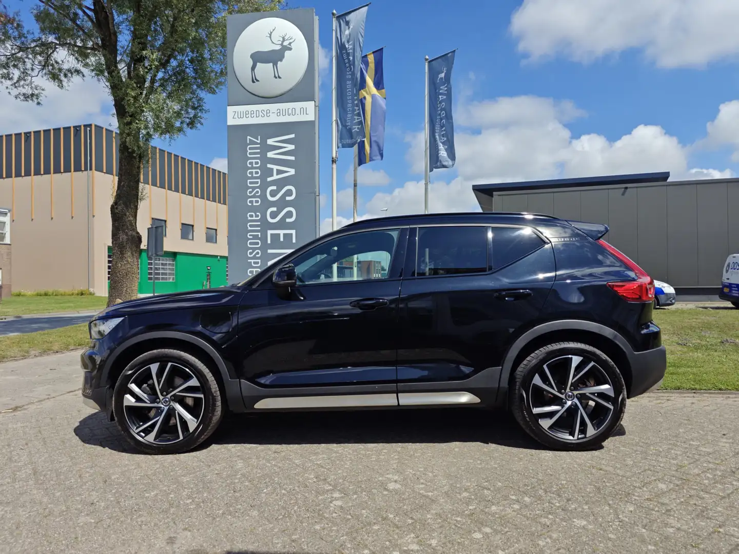 Volvo XC40 T5 Recharge R-Design | Rijklaarprijs | Trekhaak | Zwart - 2