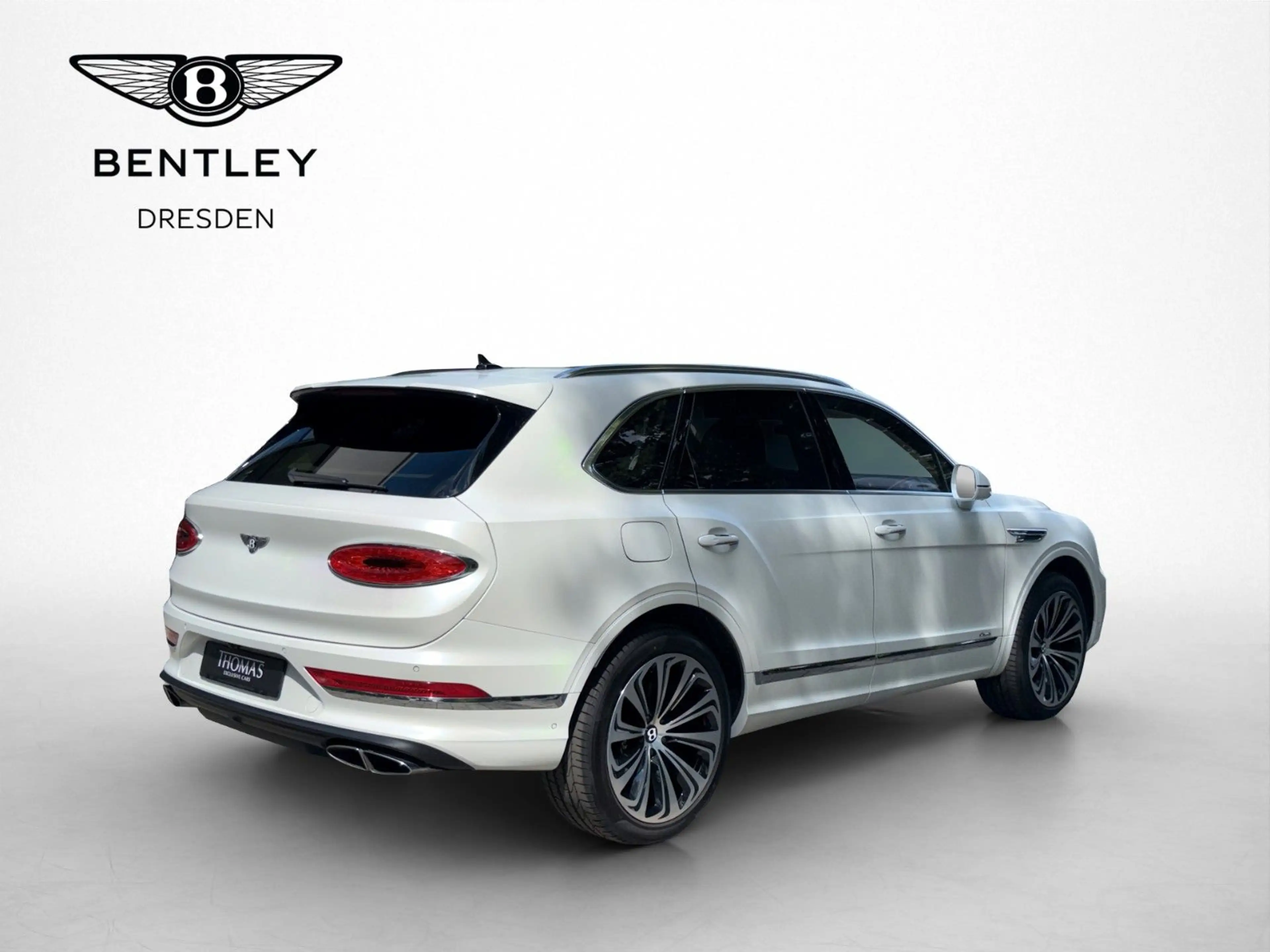 Bentley Bentayga 4.0 V8 white satin — photo 6