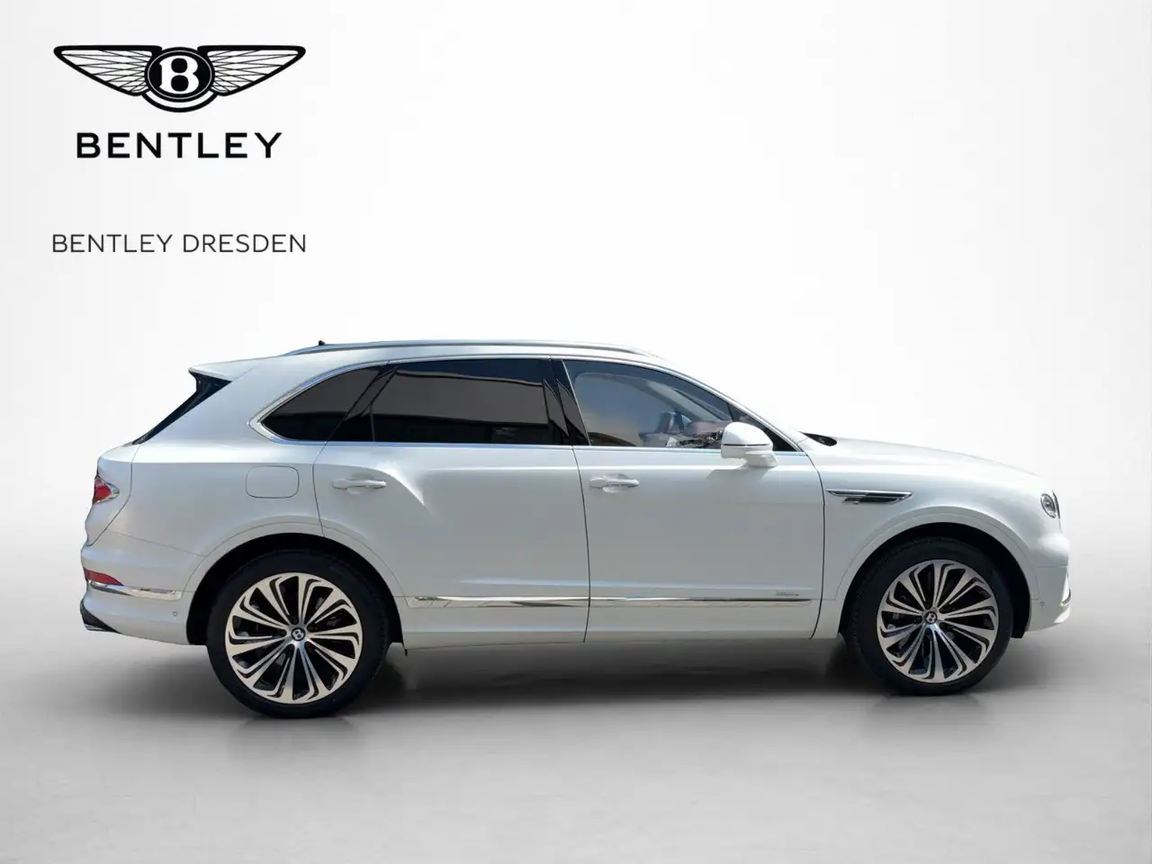 Bentley Bentayga 2023 — фото 7