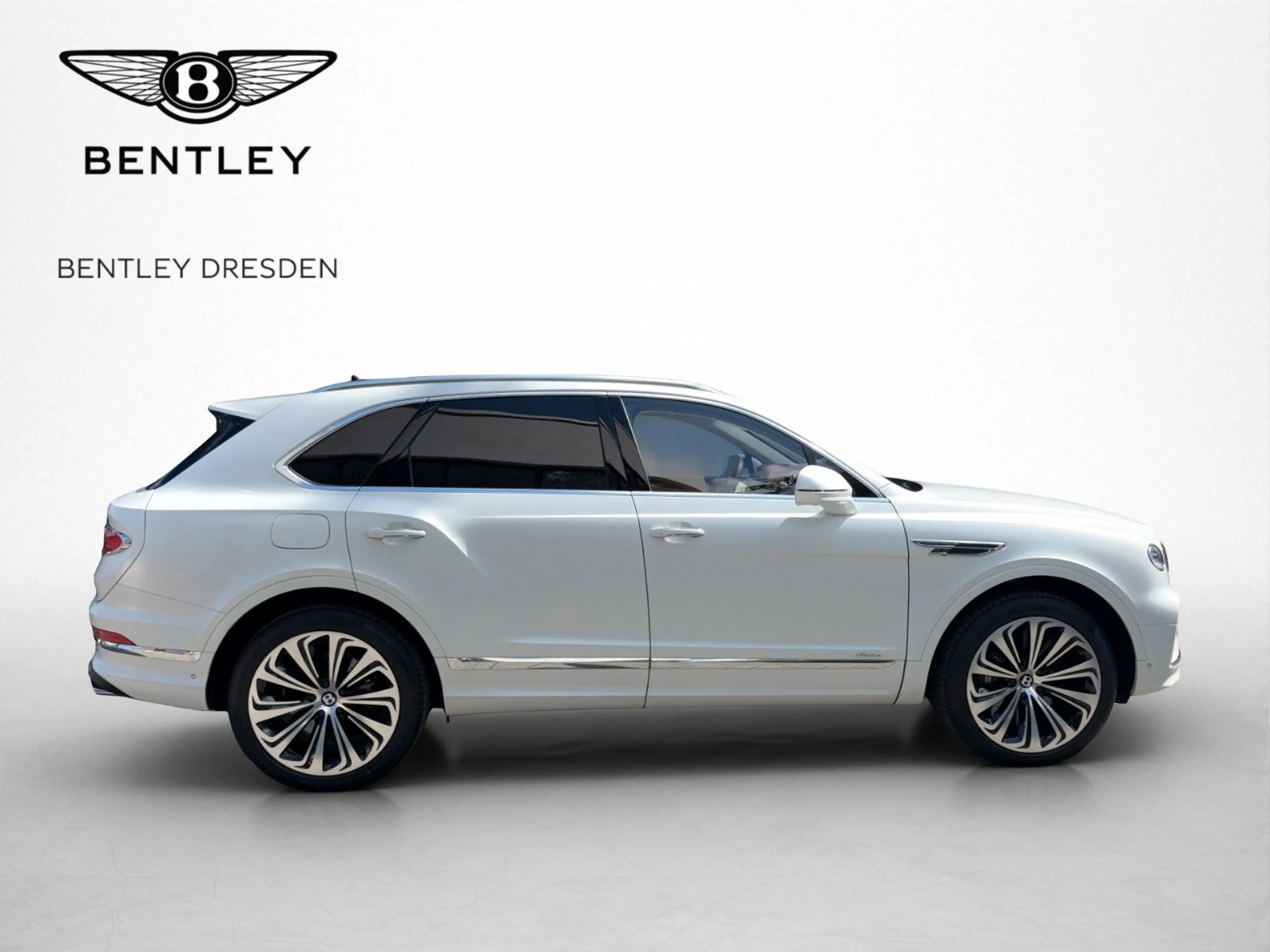 Bentley Bentayga 4.0 V8 white satin — photo 7