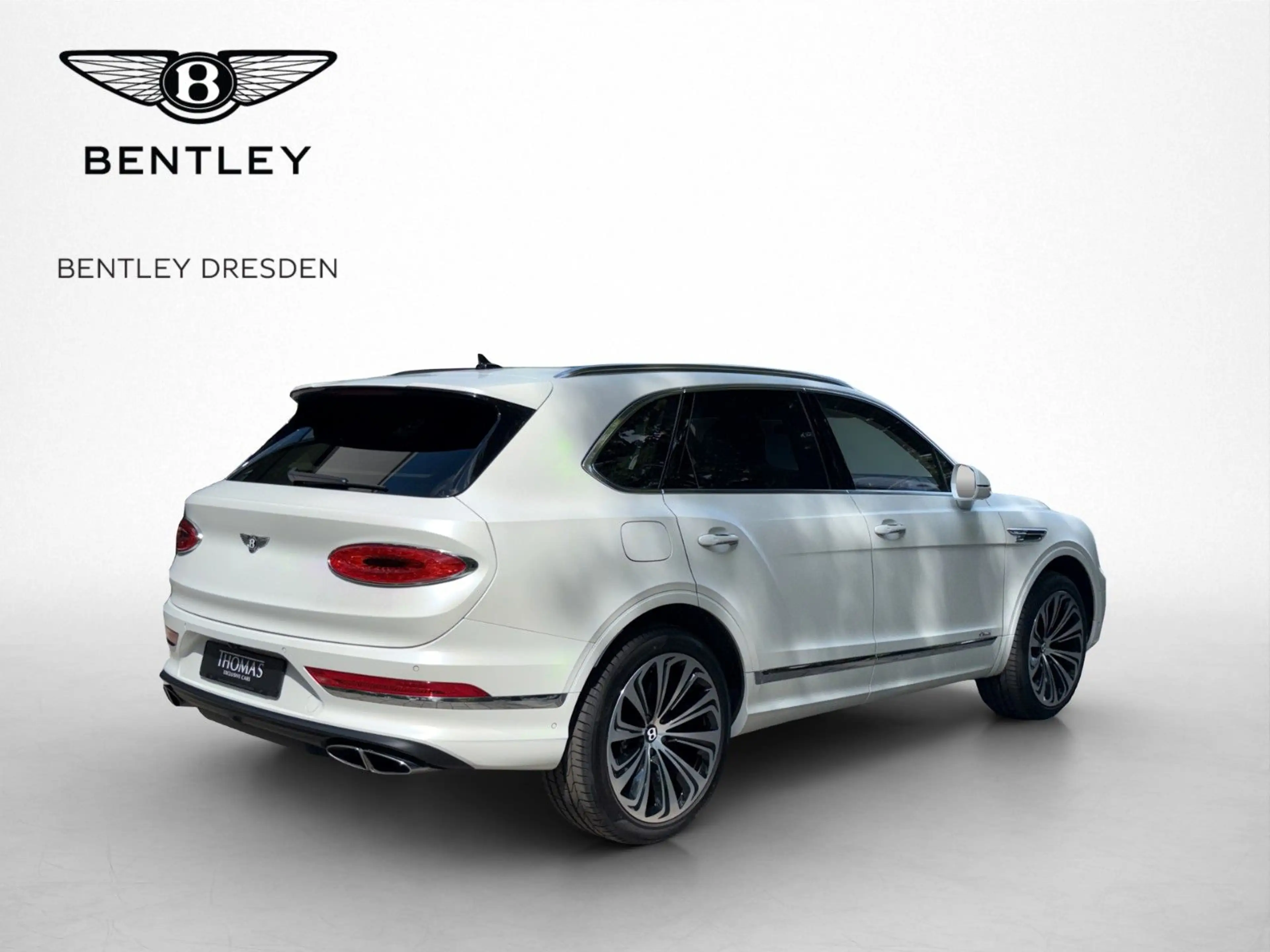 Bentley Bentayga 4.0 V8 white satin — photo 6