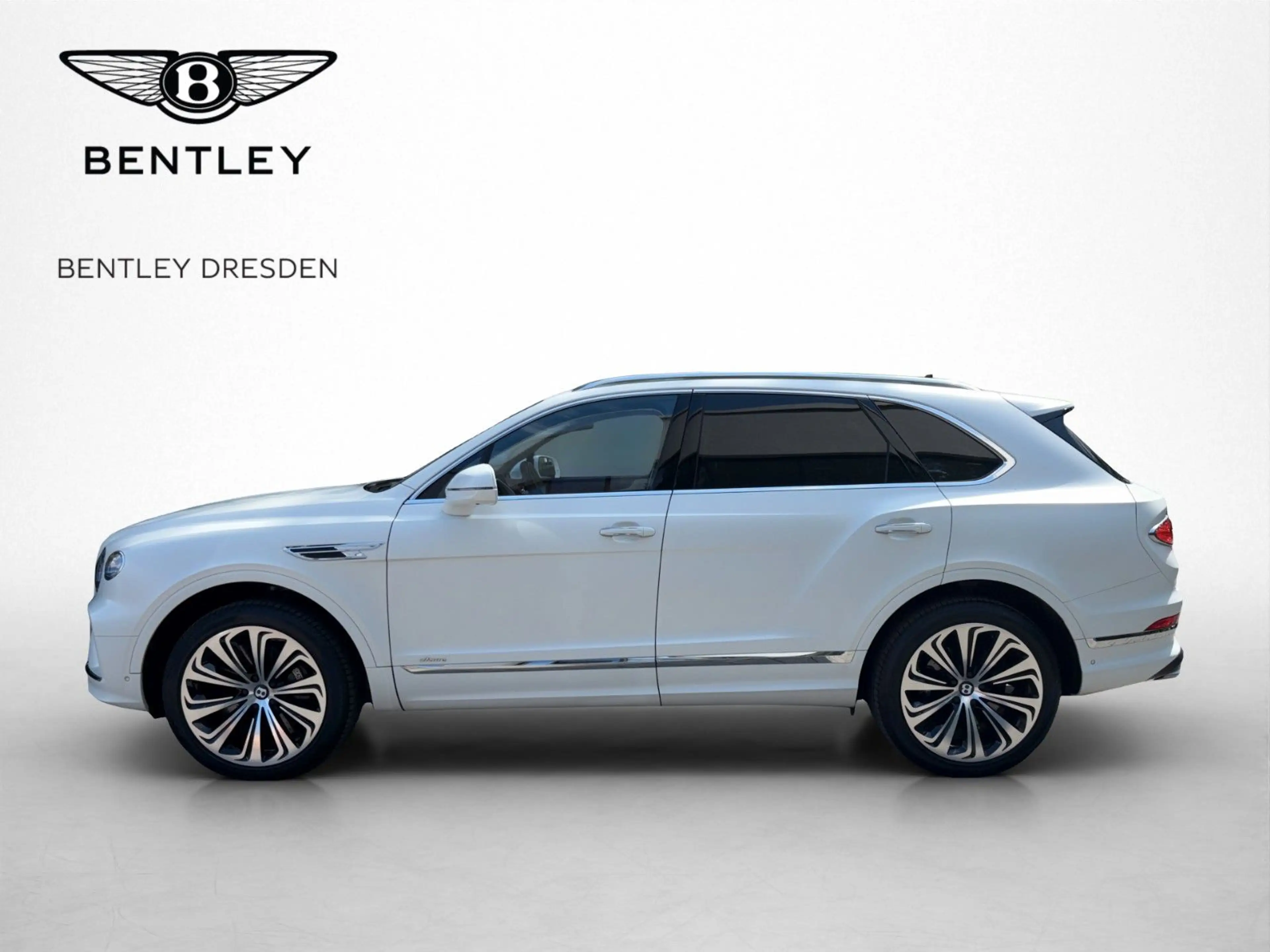 Bentley Bentayga 4.0 V8 white satin — photo 3