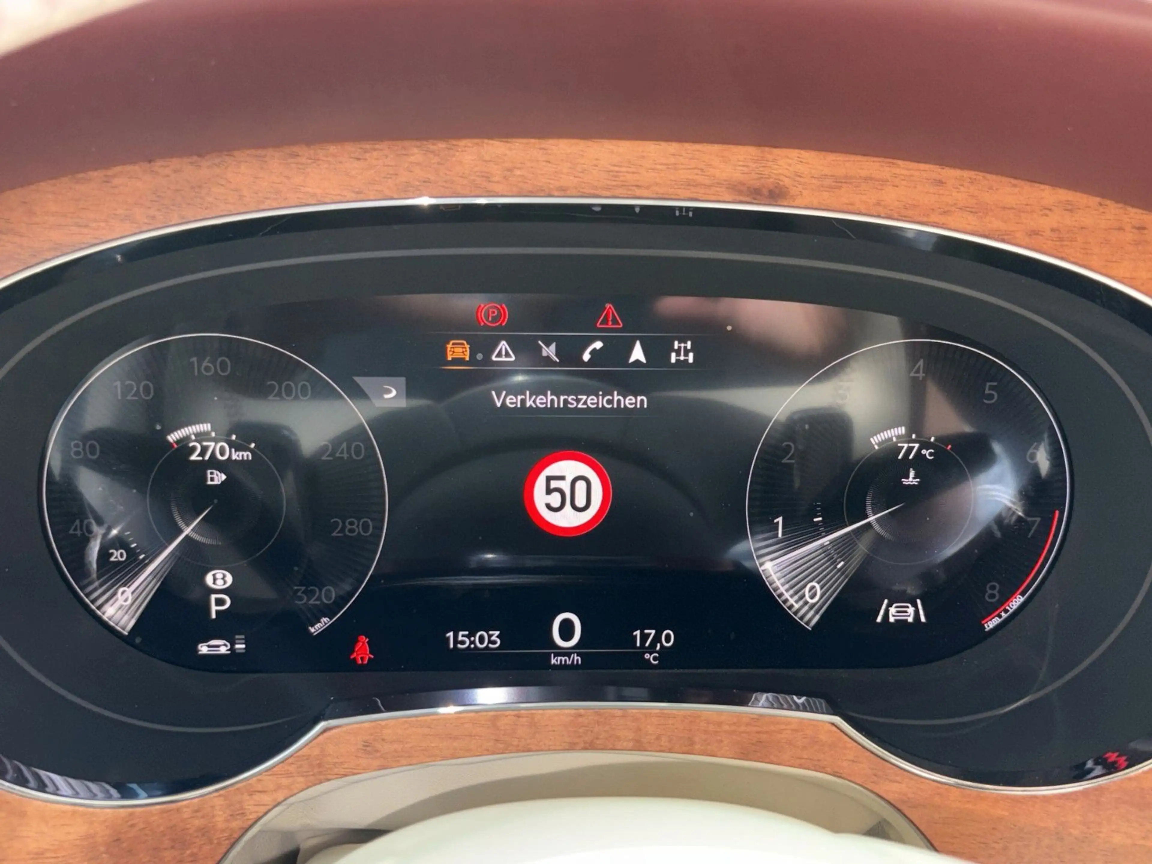 Bentley Bentayga 4.0 V8 white satin — photo 11