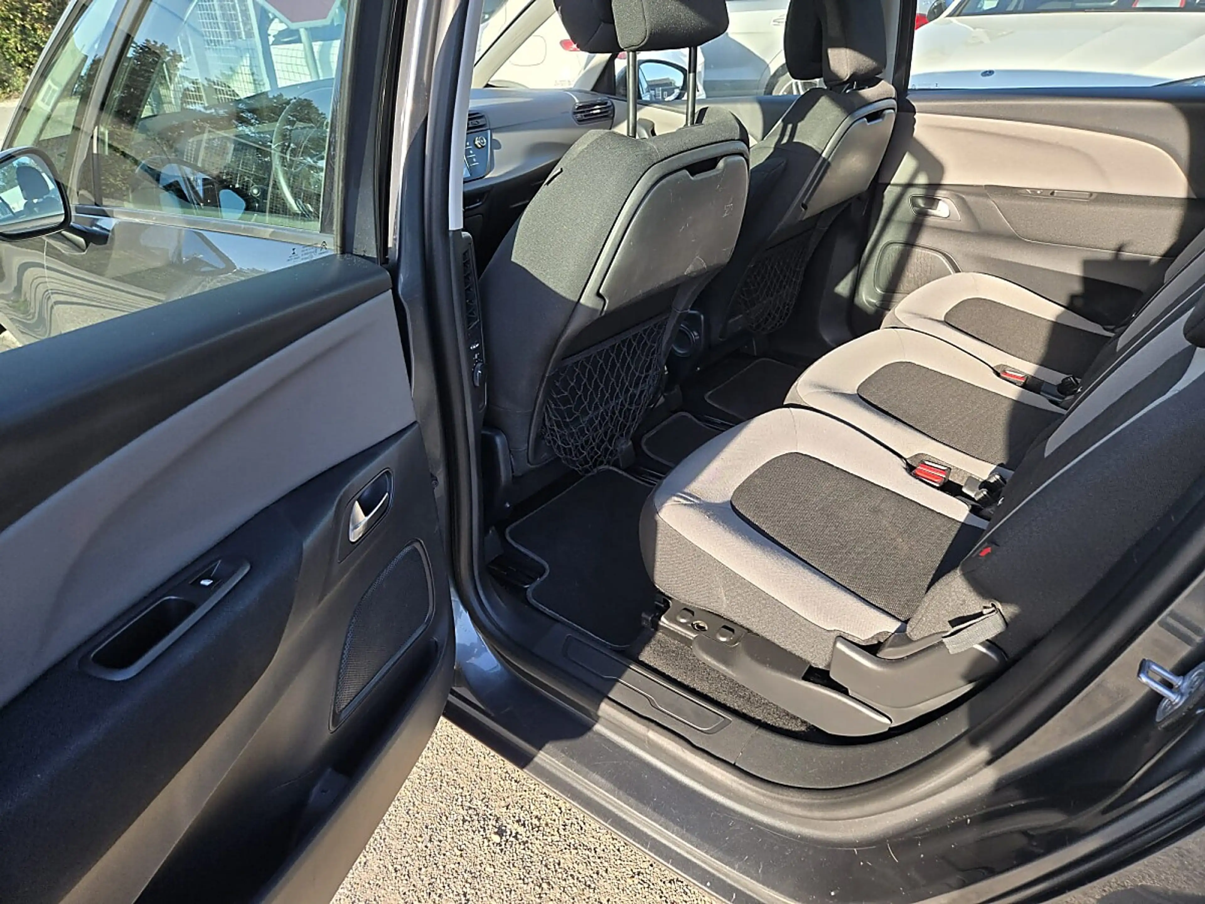 Citroen Grand C4 Picasso BlueHDi 120 S&S EAT6 Seduction — photo 9