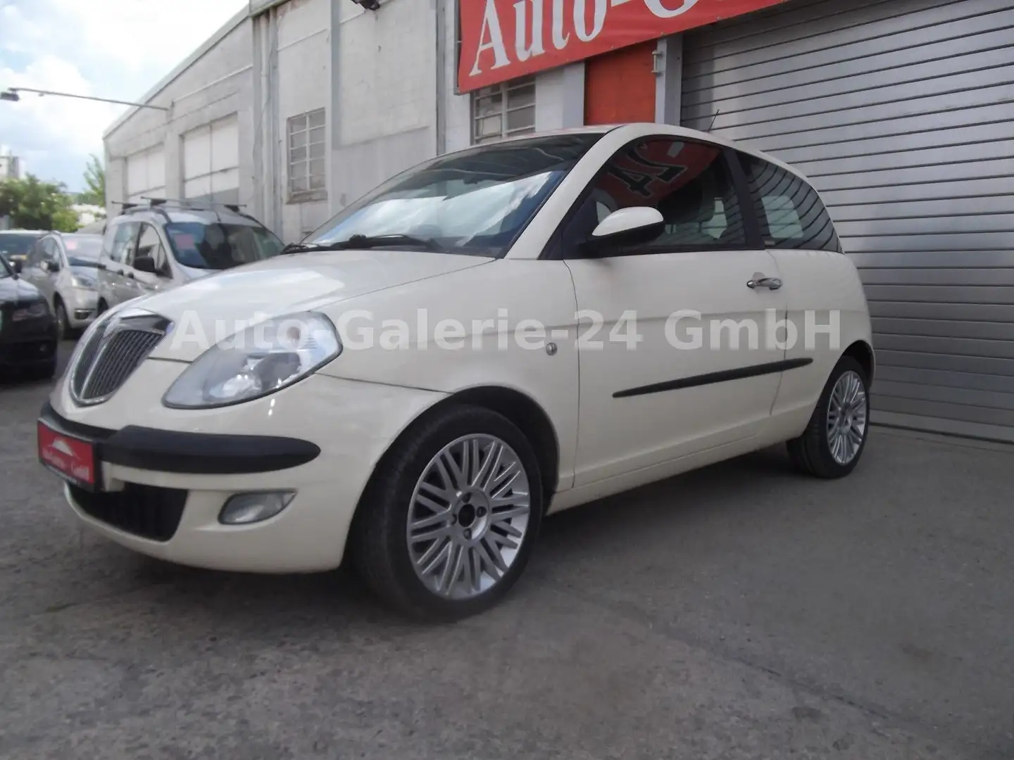 Lancia Ypsilon 1.2 16V Oro Weiß - 2