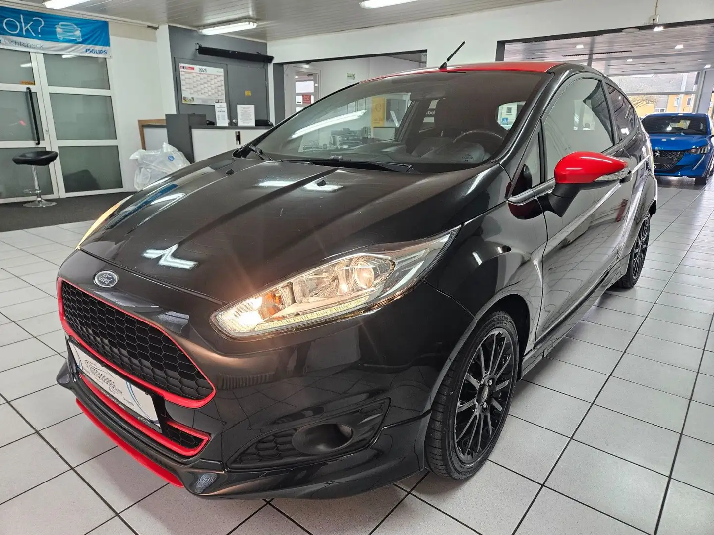 Ford Fiesta ST-Line NAVI*PDC*S/S*SHZ*BT*8-Fach Ber.* Noir - 2