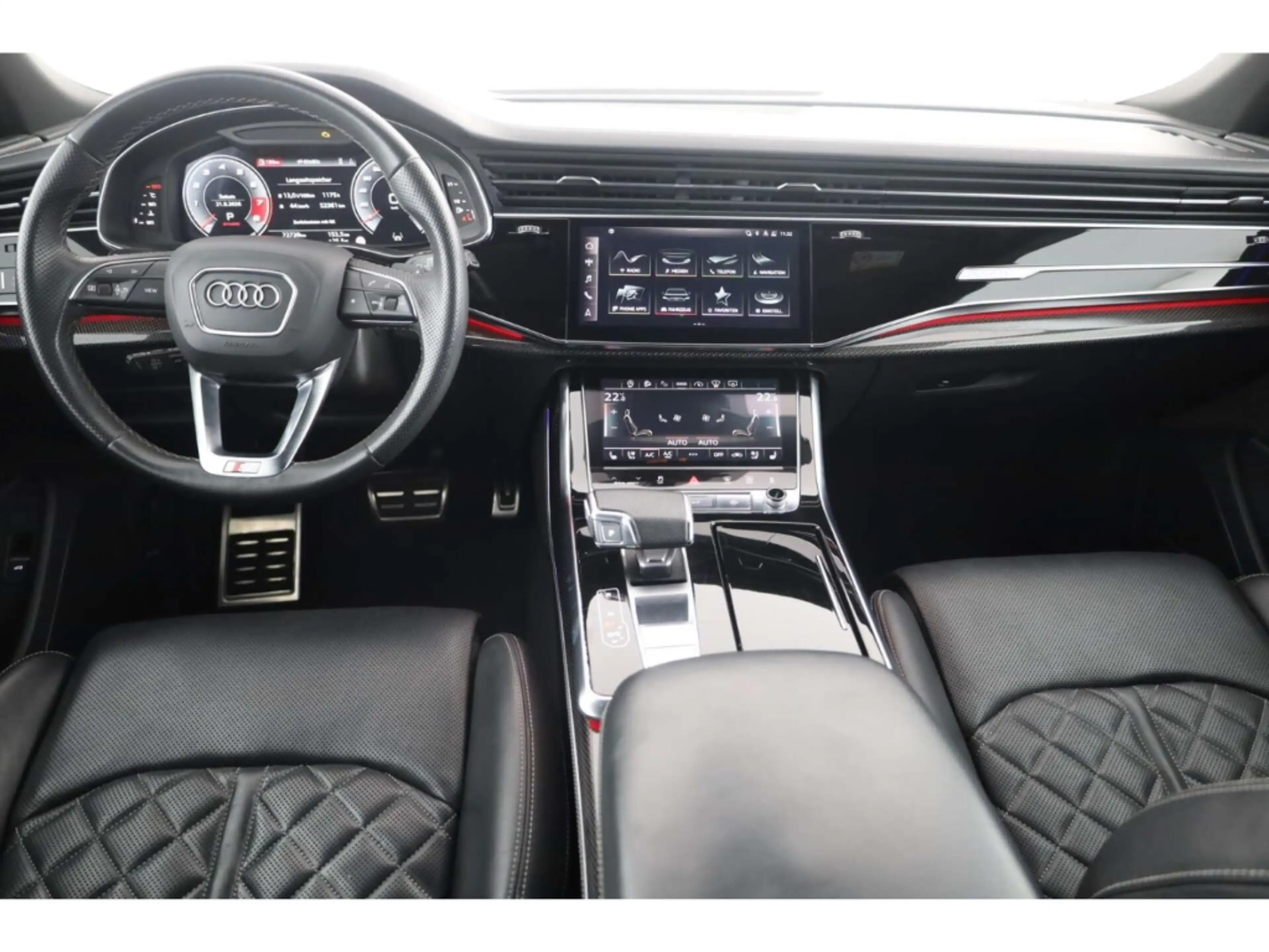 Audi SQ8 TFSI quattro — photo 9
