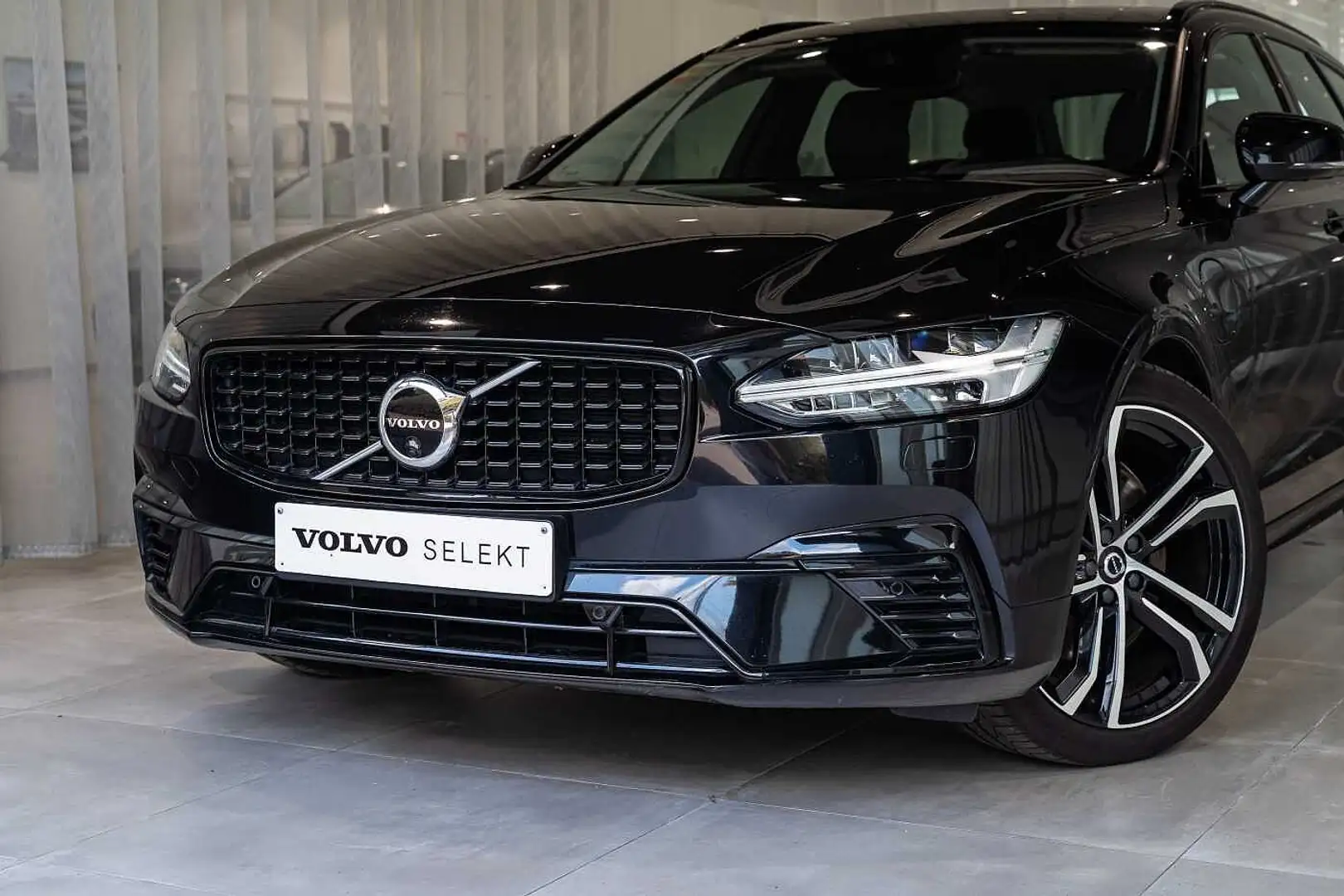 Volvo V90 Recharge R-Design T6 AWD Plug-in Hybrid Noir - 2
