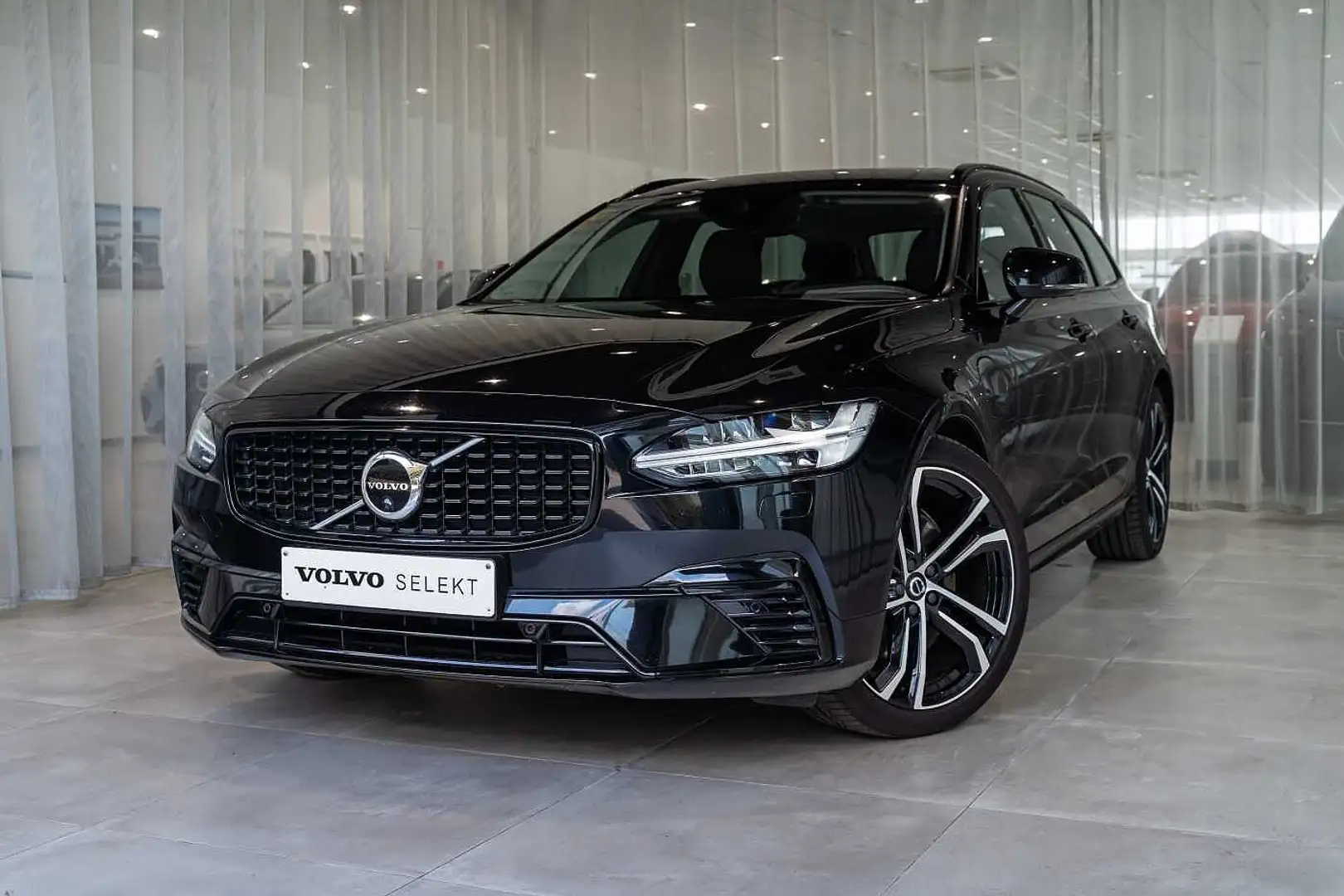 Volvo V90 Recharge R-Design T6 AWD Plug-in Hybrid Noir - 1
