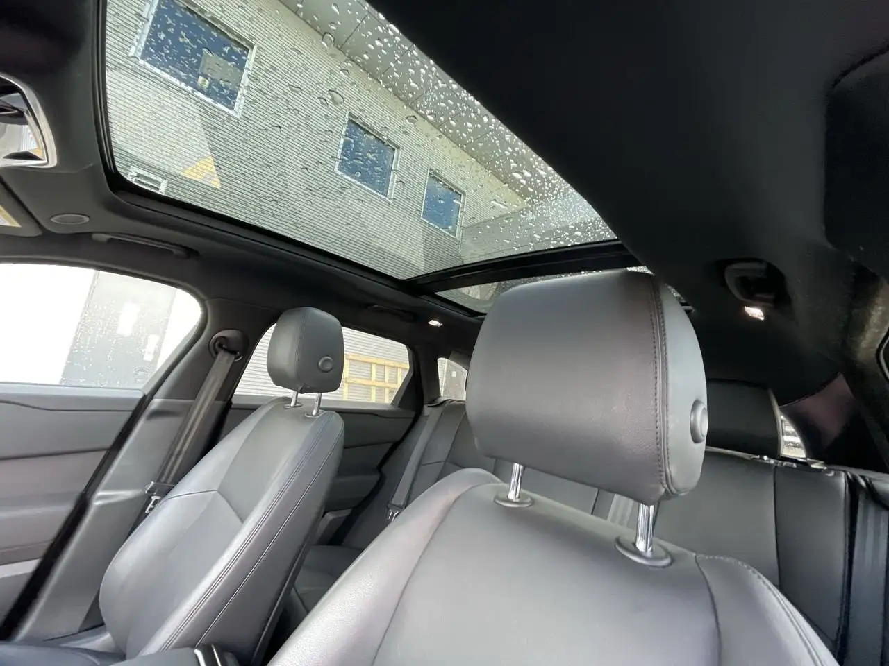Land Rover Range Rover Velar снимка Land Rover Range Rover Velar