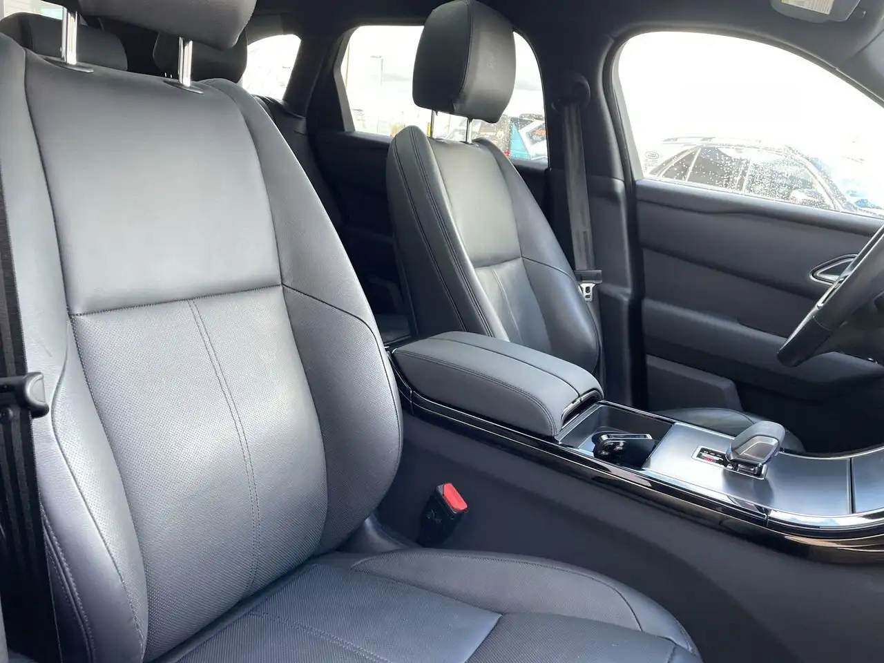 Land Rover Range Rover Velar снимка Land Rover Range Rover Velar
